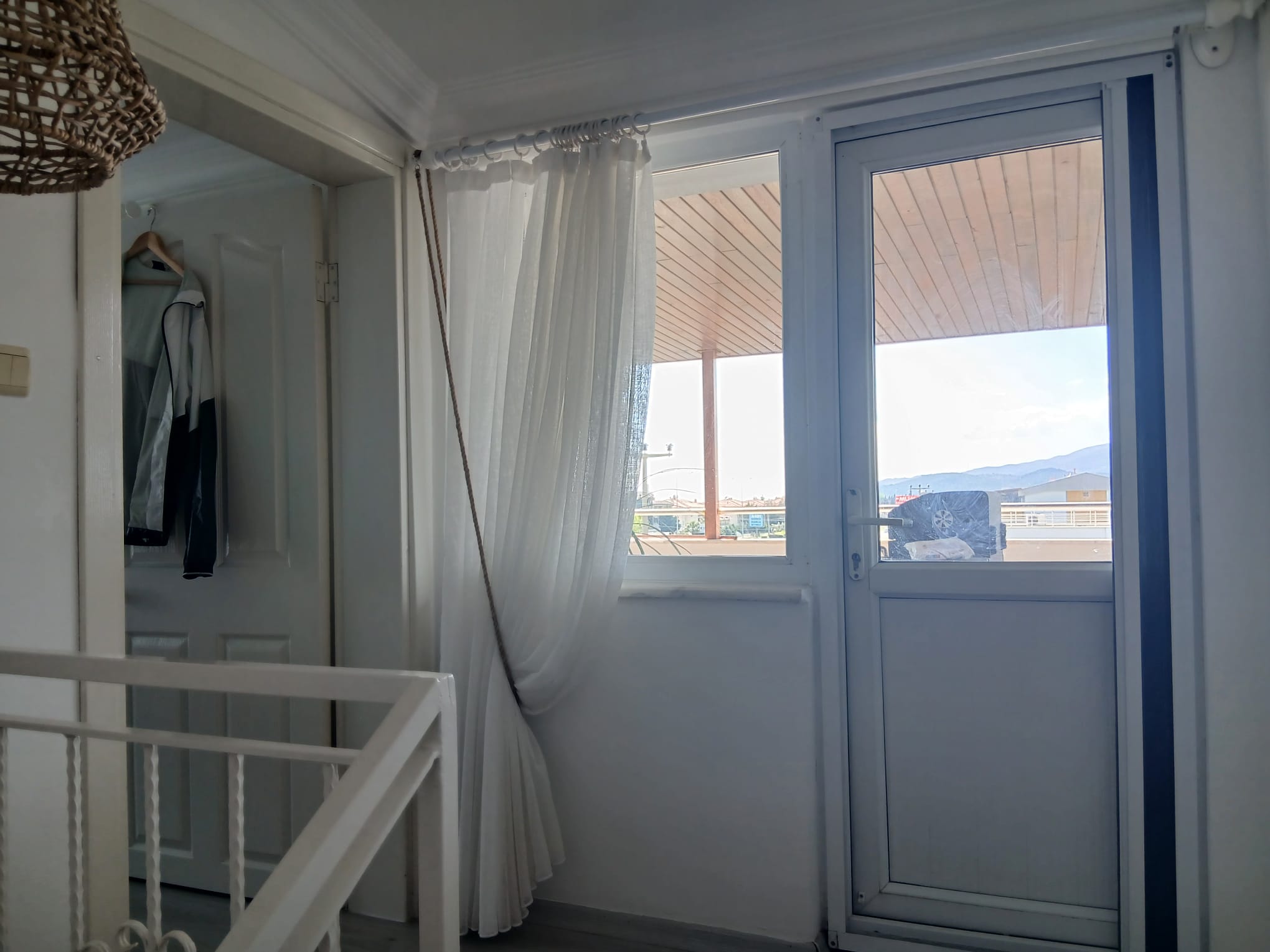 AKÇAY GÜRE’DE, ANA YOL ÜZERİNDE KOMPLE SATILIK BİNA HARİKA YATIRIM FIRSATI!