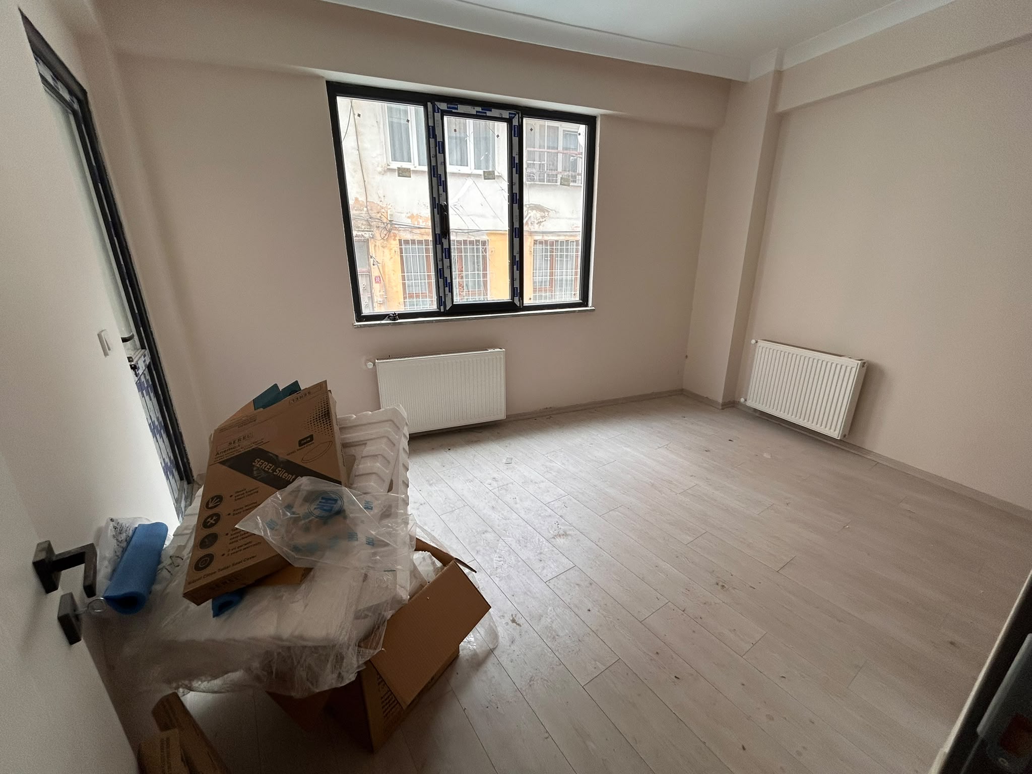 GAZİİLYAS MAHALLESİNDE KİRALIK SIFIR  1+1 DAİRE