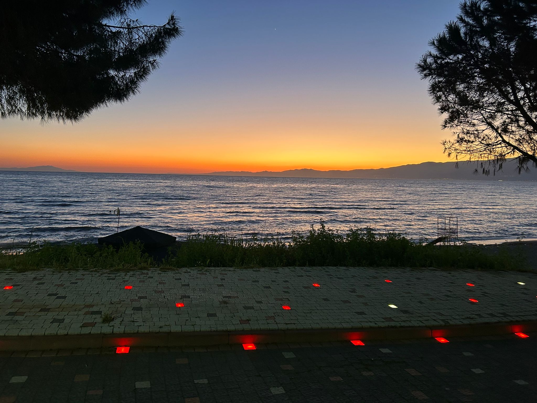 Burhaniye Ören Mahallesi’nde Doğa ve Deniz Manzaralı Satılık Villa Tipi Daire
