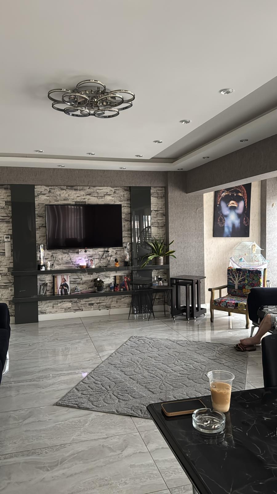 BALIKESİR EDREMİT AKÇAY MERKEZDE SATILIK GENİŞ 3+1 DAİRE