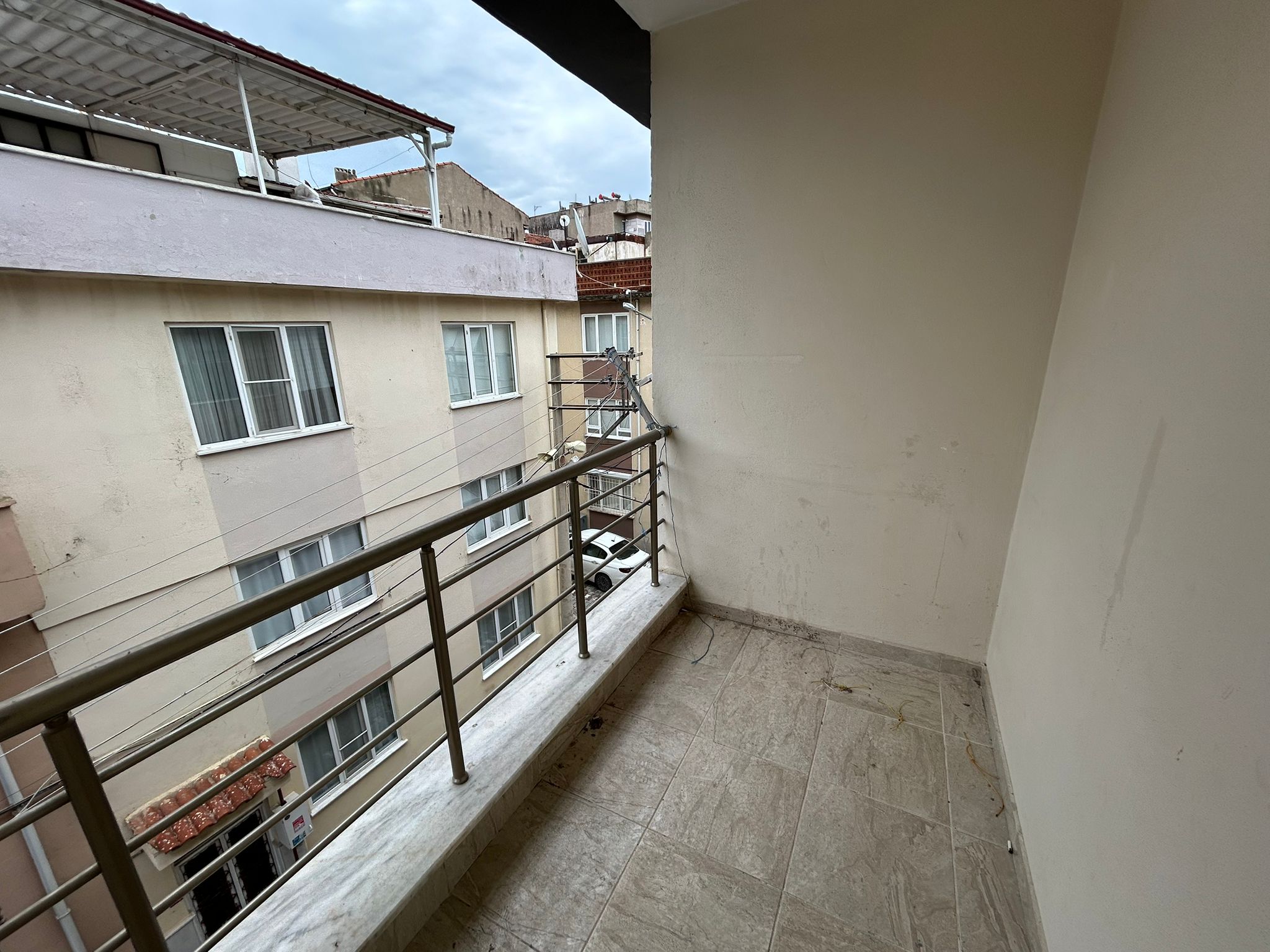 EDREMİT GAZİİLYAS MAHALLESİ’NDE SATILIK 2+1 DAİRE