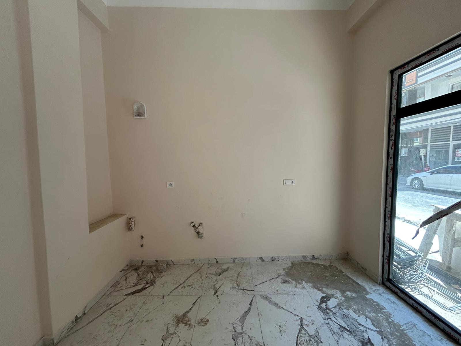 İnönü Caddesinde Kiralık 25 M2 Dükkan