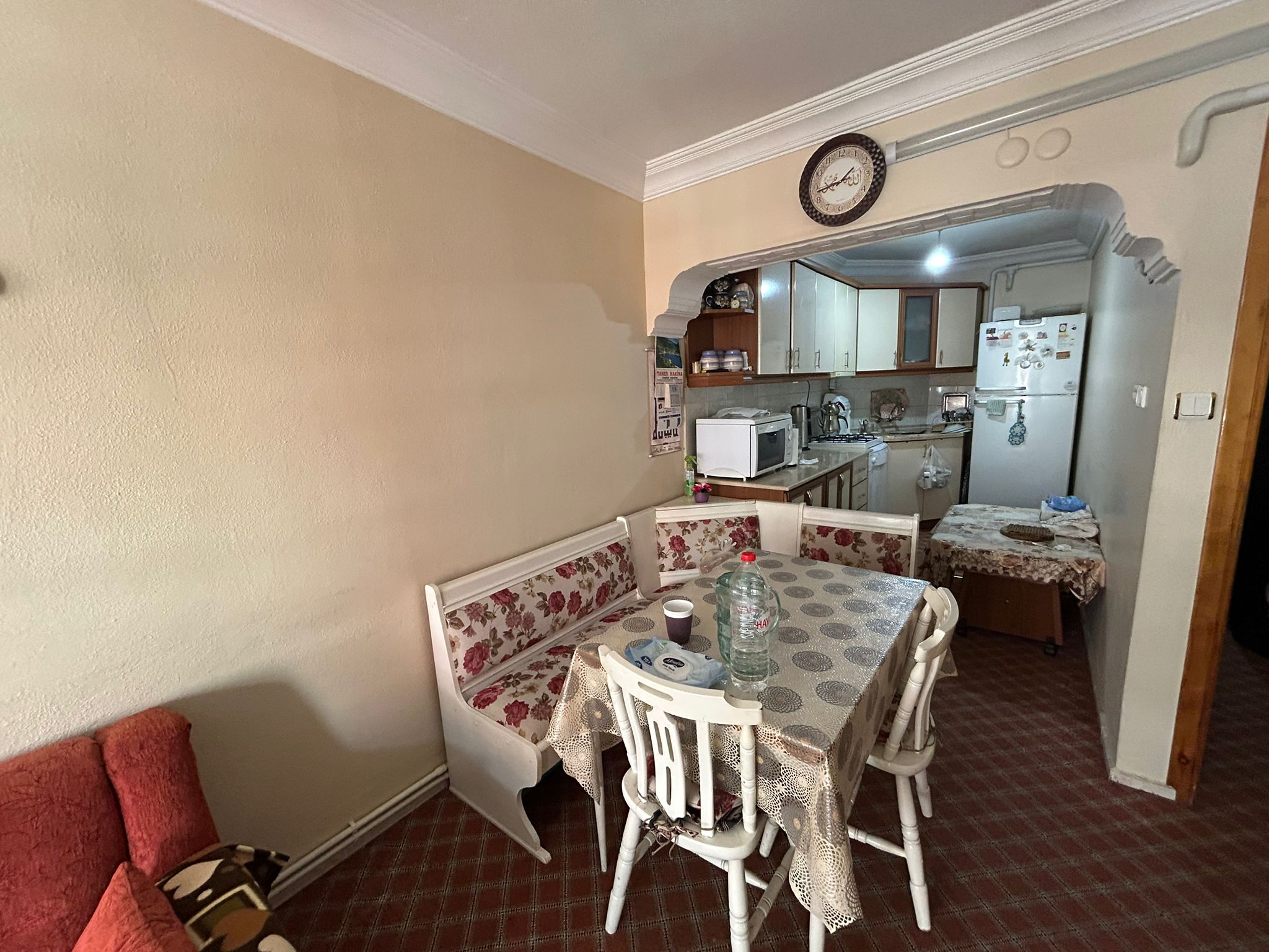 EDREMİT CUMHURİYET MAHALLESİ’NDE EŞYALI KİRALIK 3+1 DAİRE