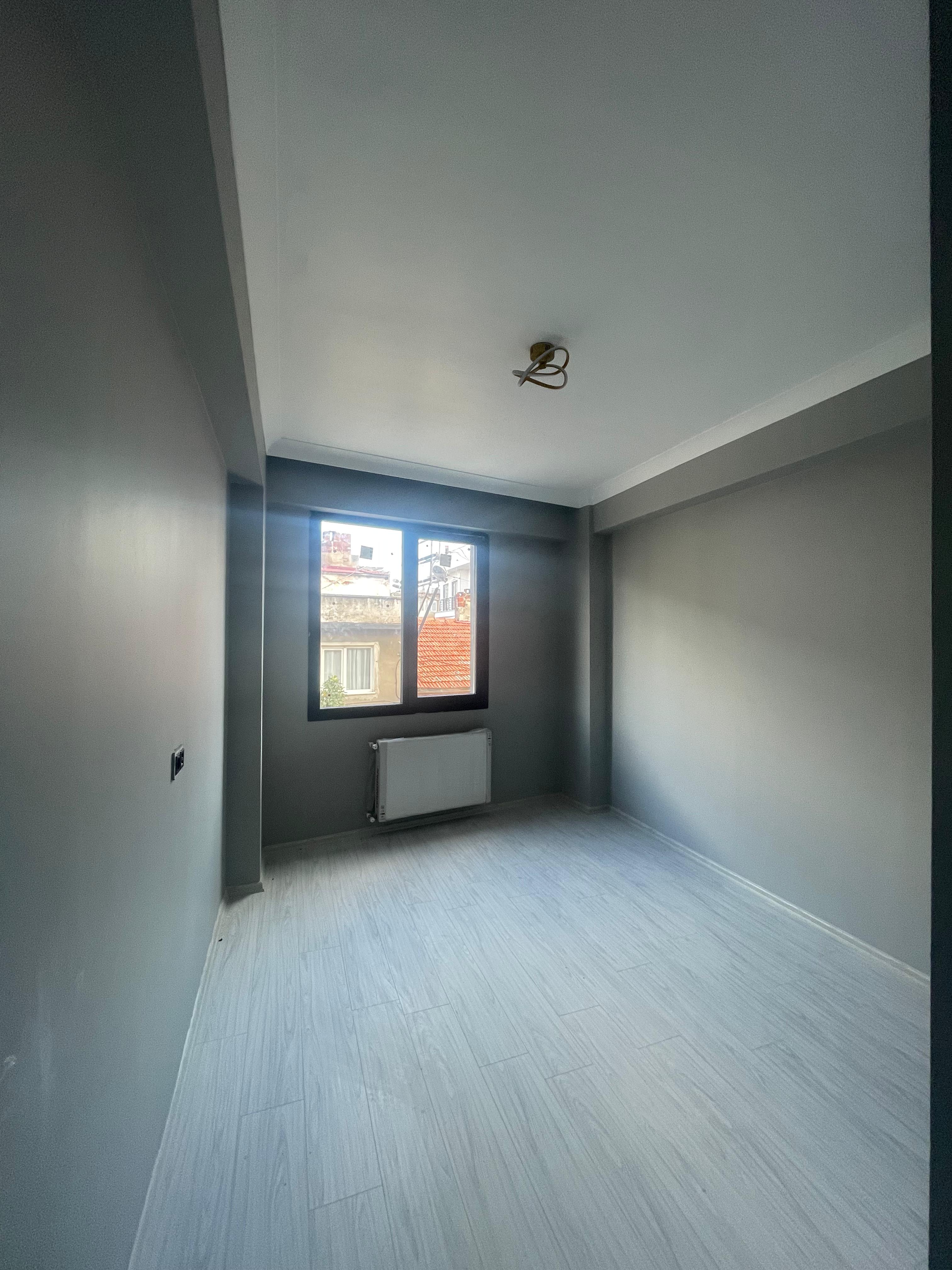 TUZCUMURAT MAHALLESİNDE SATILIK 2+1 DOĞALGAZLI ARAKAT DAİRE