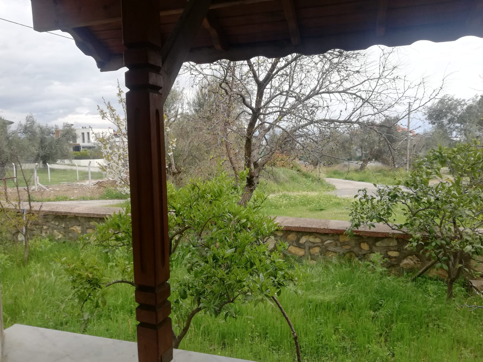 GÜRE'DE SİTE İÇERİSİNDE SATILIK 4+1 TRİPLEKS VİLLA