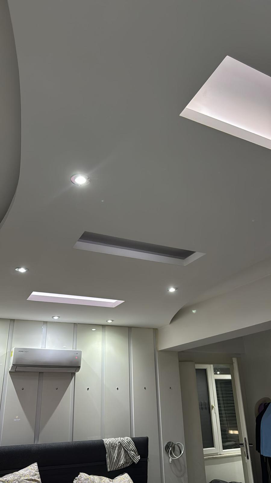 BALIKESİR EDREMİT AKÇAY MERKEZDE SATILIK GENİŞ 3+1 DAİRE