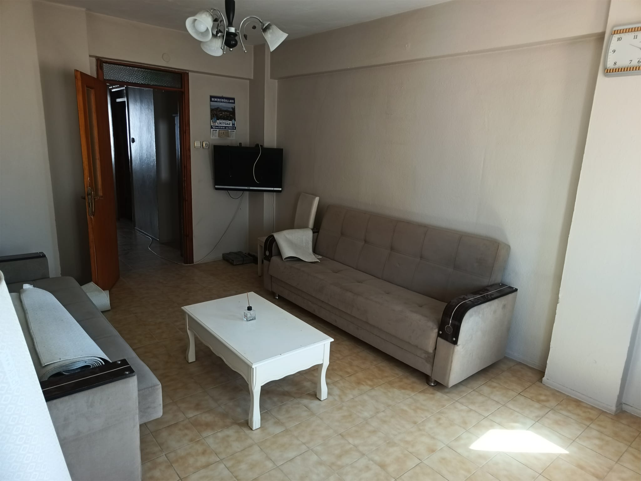 CUMHURİYET MAHALLESİ ÜÇGEN PARK YANI – EŞYALI 2+1 SATILIK DAİRE