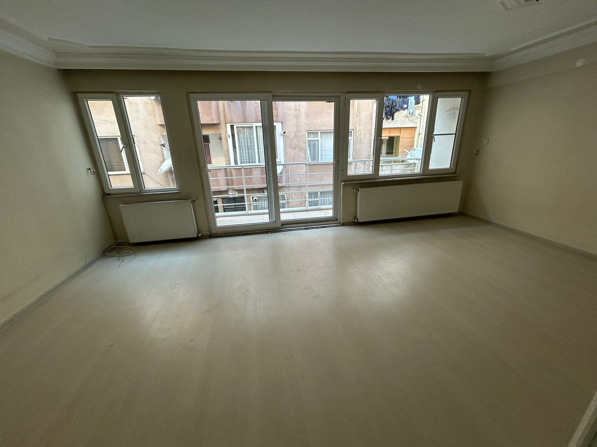 EDREMİT CUMHURİYET MAHALLESİNDE 3+1 JEOTERMALLİ SATILIK DAİRE