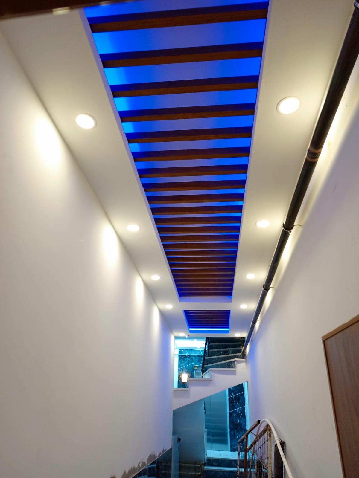 BURHANİYE YENİ MAHALLEDE SATILIK 2+1 GİRİŞ KAT DAİRE