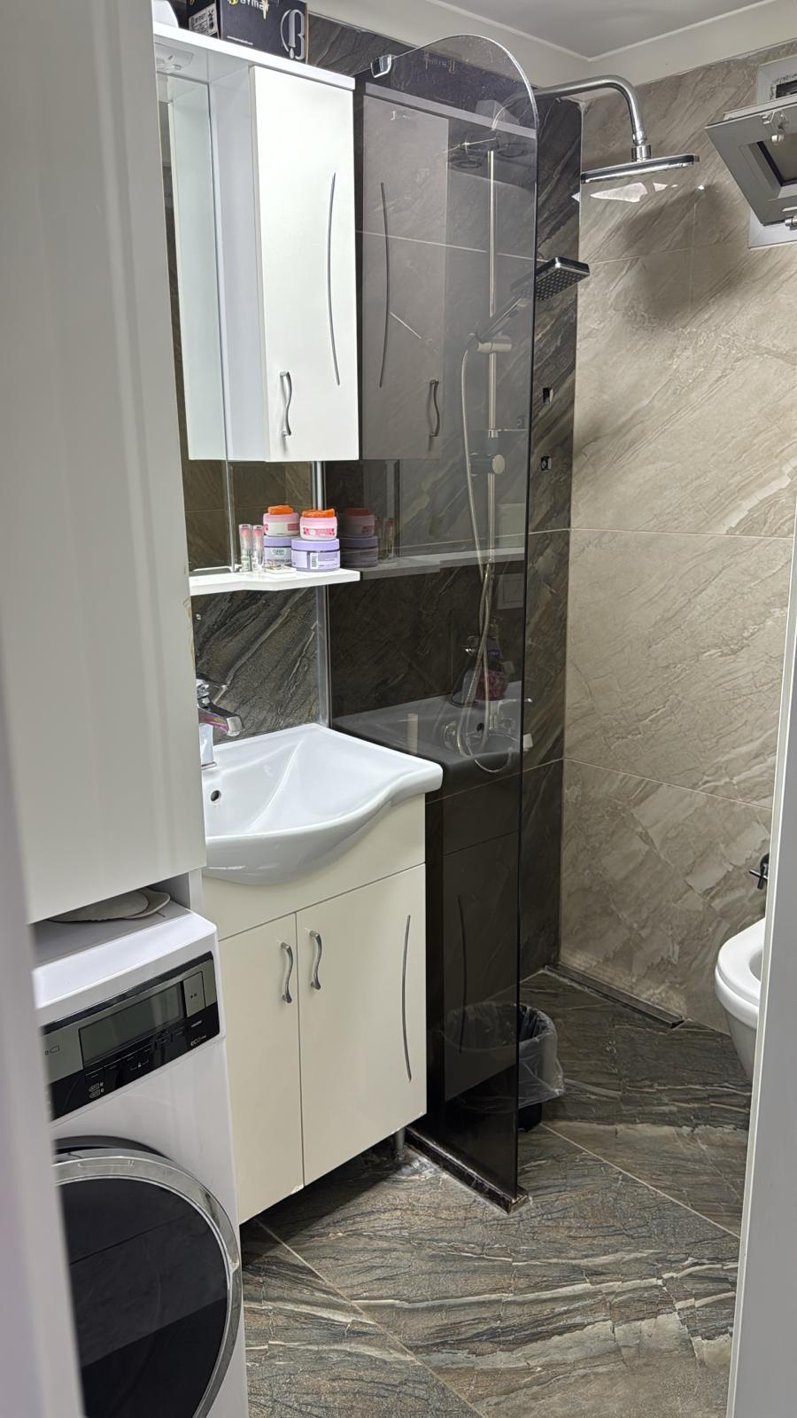 BALIKESİR EDREMİT AKÇAY MERKEZDE SATILIK GENİŞ 3+1 DAİRE