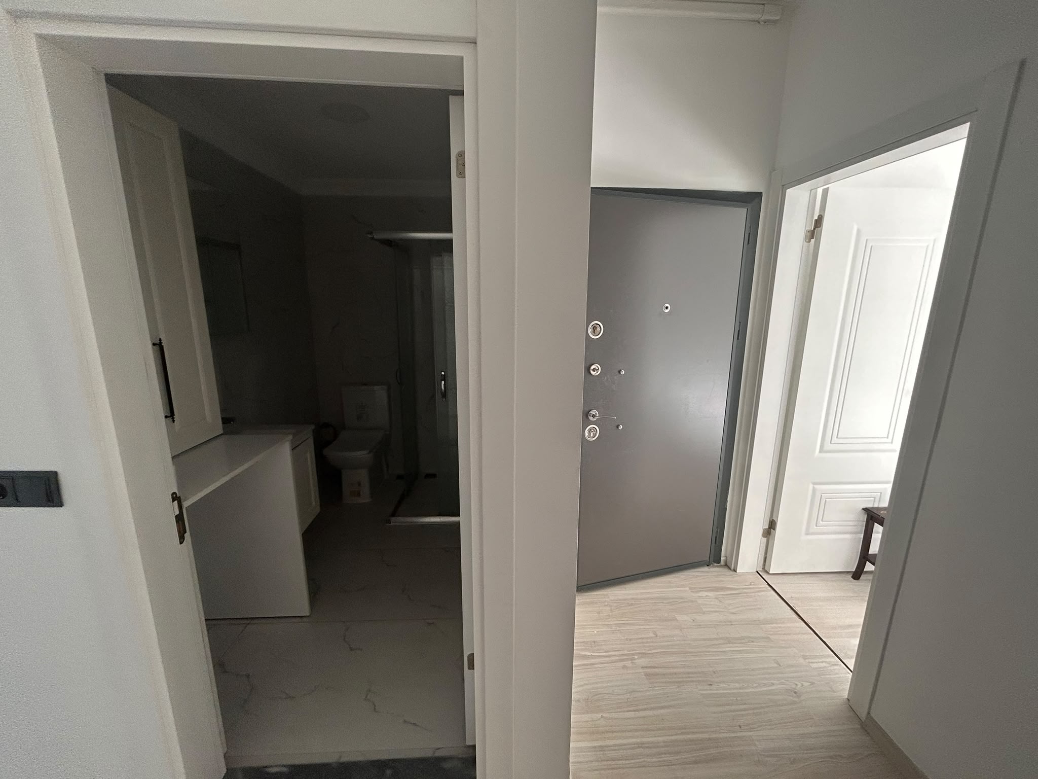 CUMHURİYET MAHALLESİNDE SATILIK 1+1 DAİRE