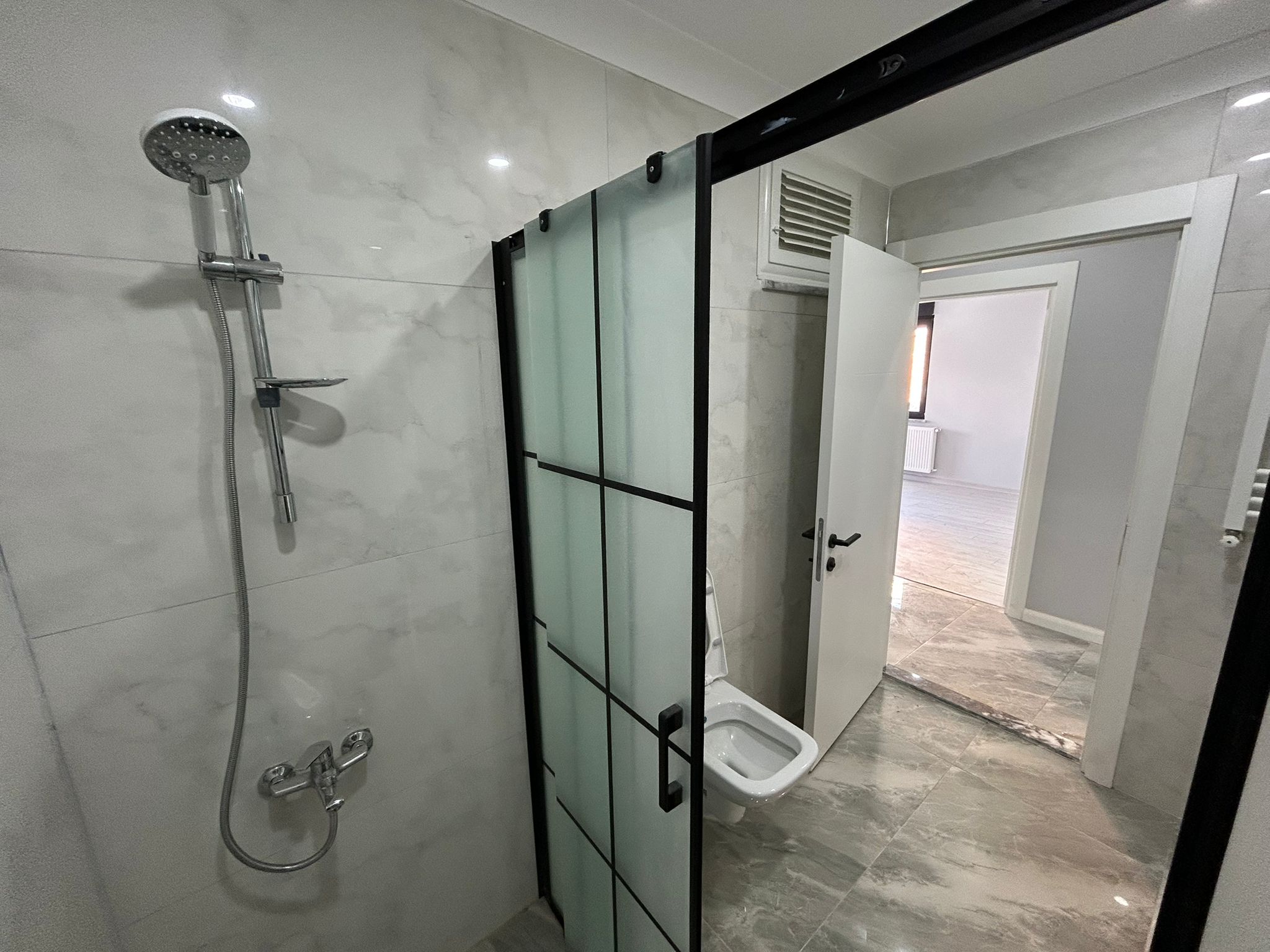 ATATÜRK MAHALLESİ’NİN EN GÜZEL NOKTASINDA! SATILIK 2+1 DAİRE (10numara)