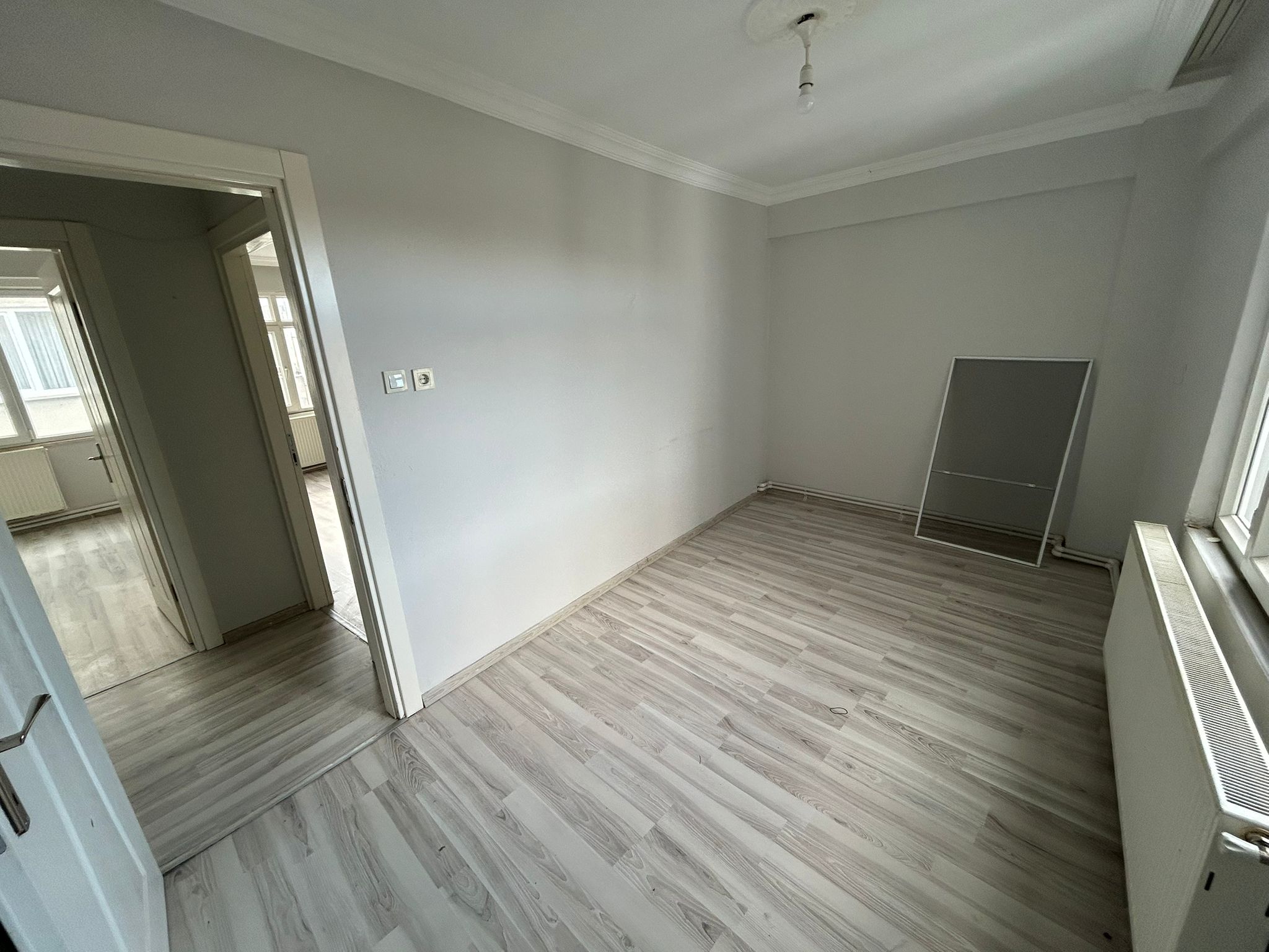 CUMHURİYET MAHALLESİ İNÖNÜ CADDESİNDE KOMANDO TUGAYINA 200 METRE 3+1 KİRALIK DAİRE