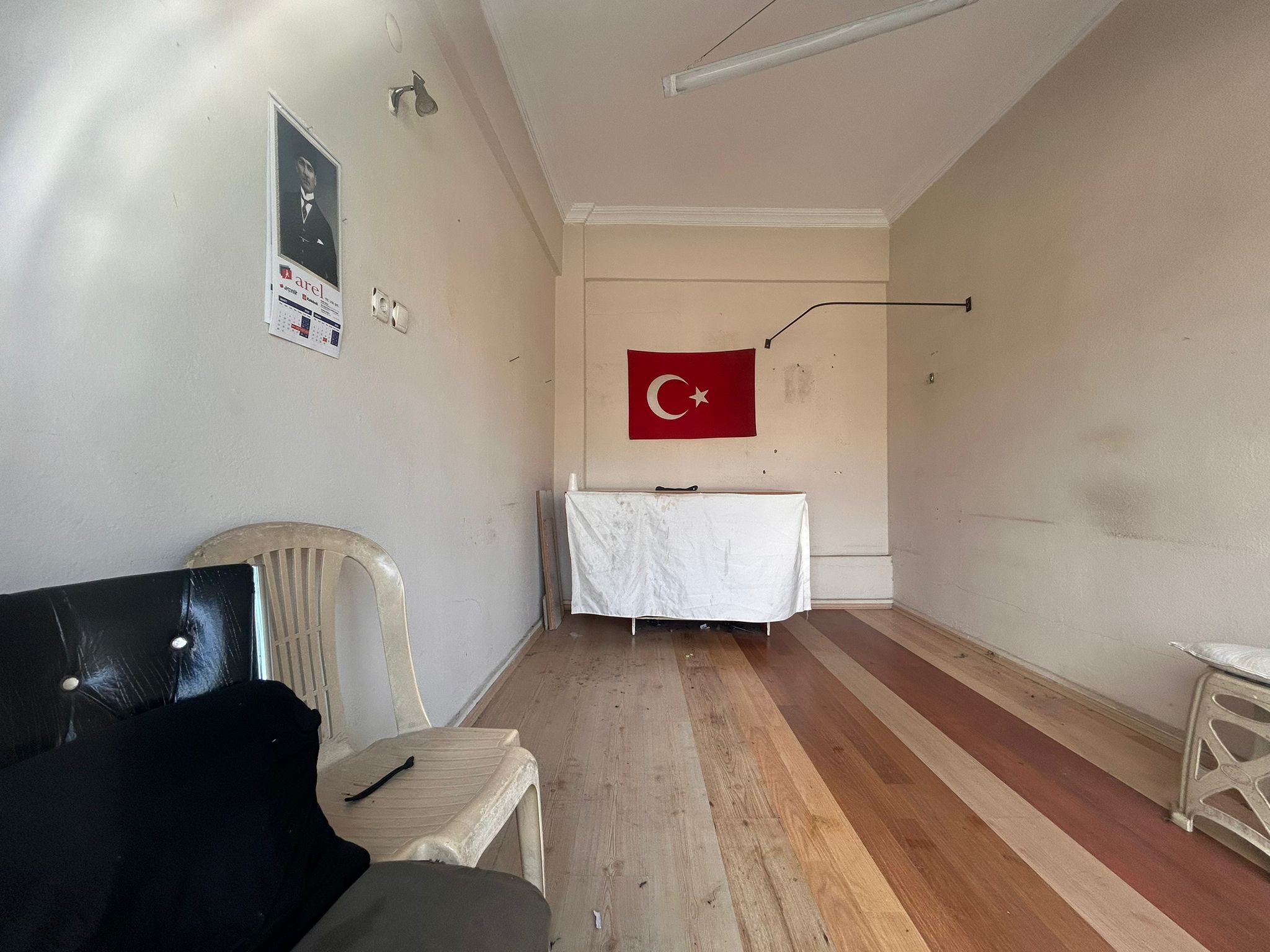 BALIKESİR EDREMİT CUMHURİYET MAHALLESİNDE KİRALIK DÜKKAN