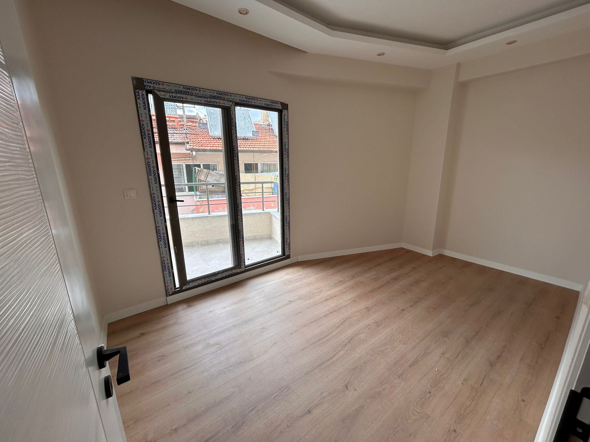 BALIKESİR EDREMİT CUMHURİYET MAHALLESİ'NDE SATILIK SIFIR 1+1 DAİRE