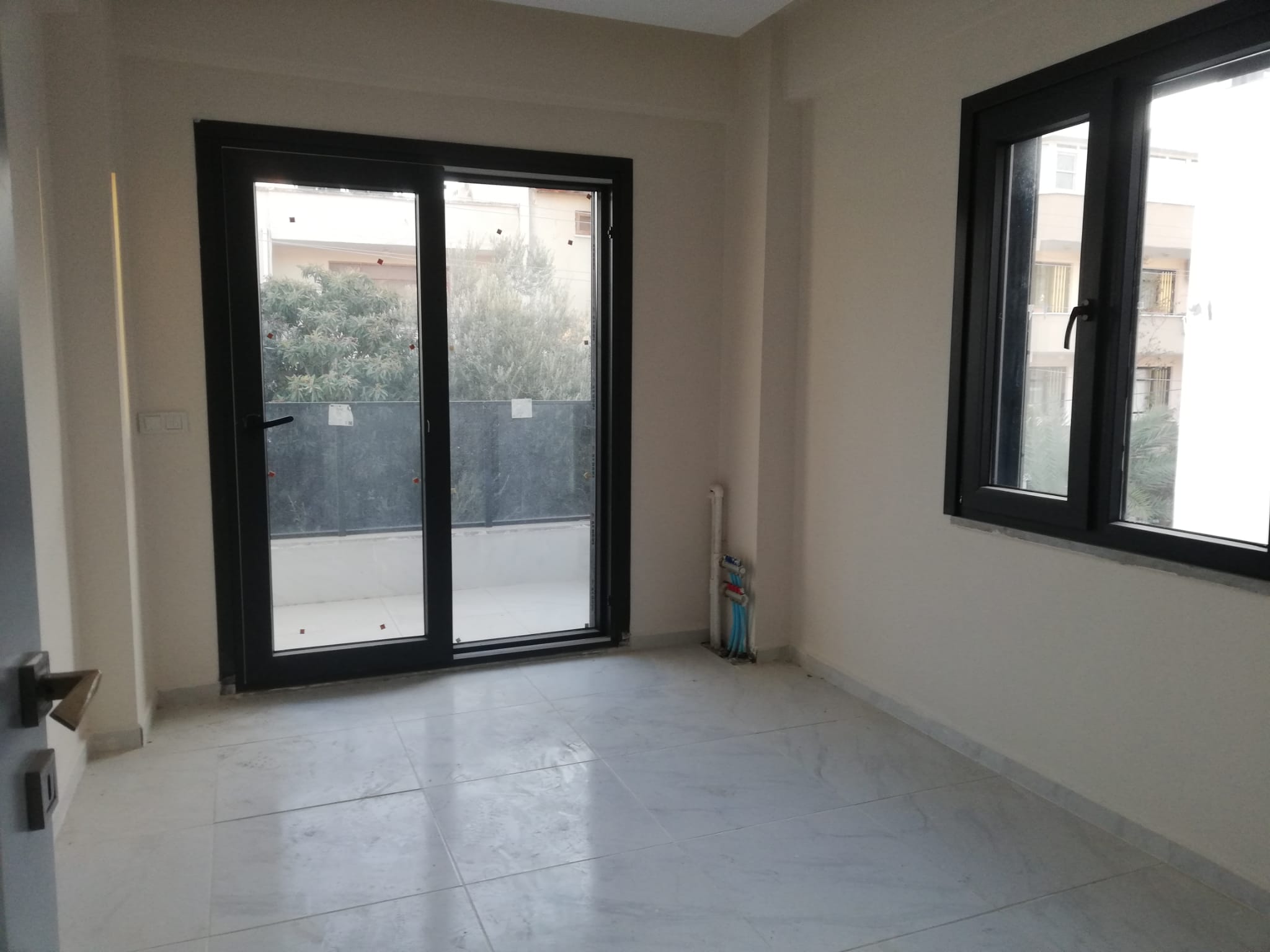 AVCILAR'DA DENİZE 150 M. SIFIR 4+1 VİLLA