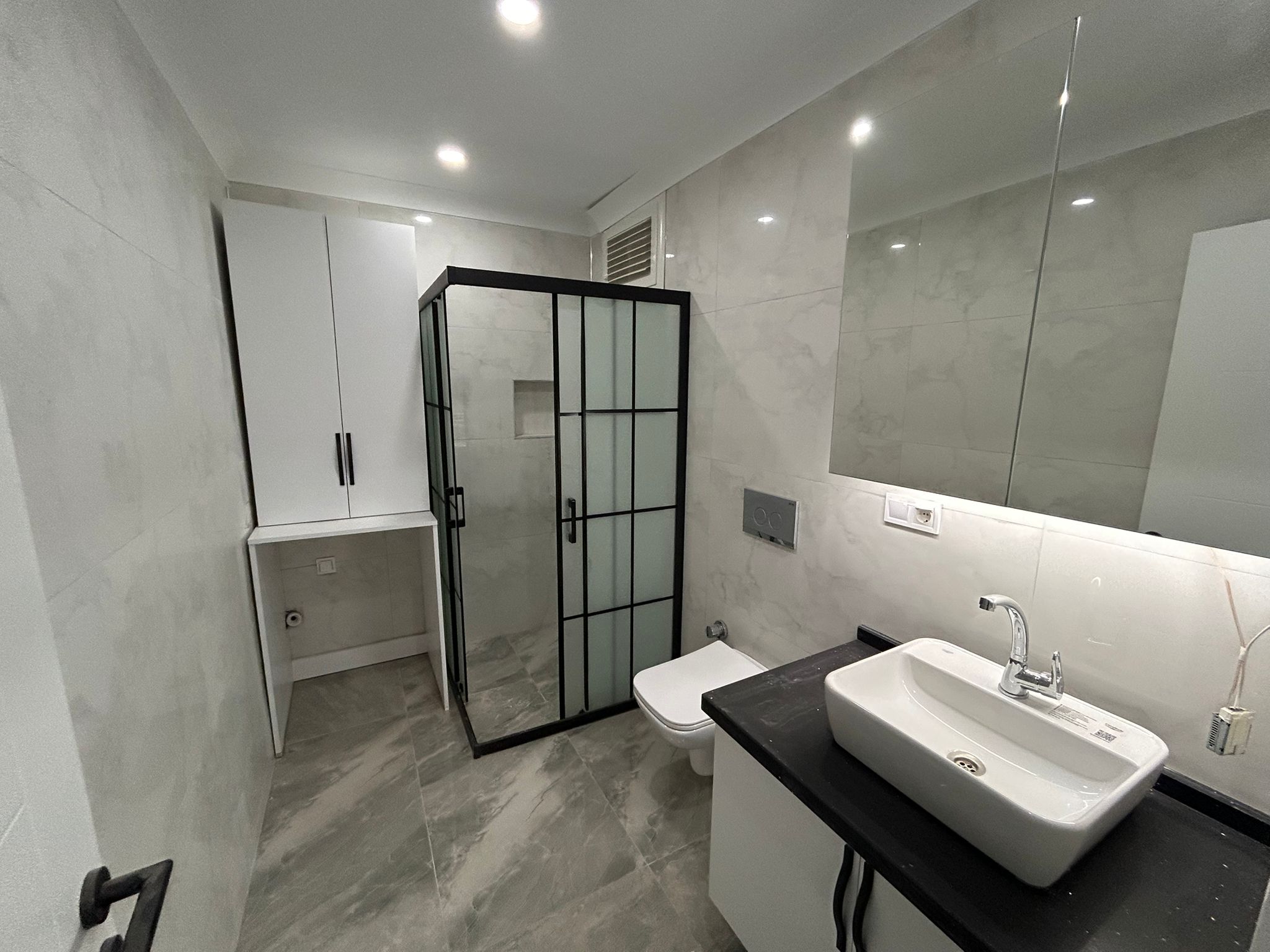 ATATÜRK MAHALLESİ'NDE KİRALIK LÜKS 3+1 DAİRE ( 7 NUMARALI DAİRE )