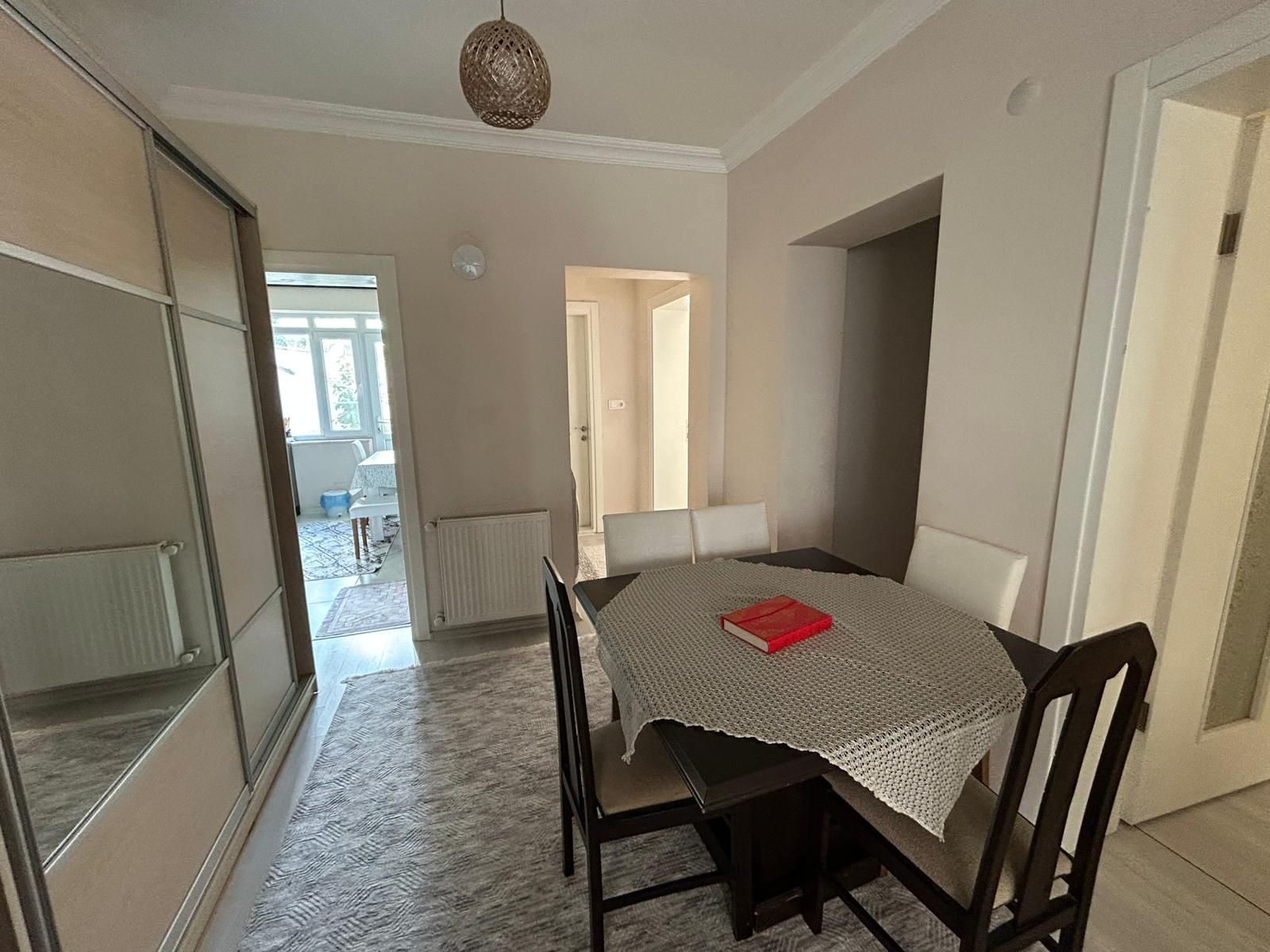 GAZİİLYAS MAHALLESİNDE EŞYALI BAHÇELİ KİRALIK 2+1 DAİRE