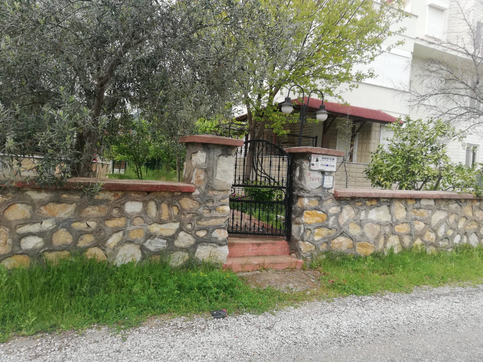 GÜRE'DE SİTE İÇERİSİNDE SATILIK 4+1 TRİPLEKS VİLLA