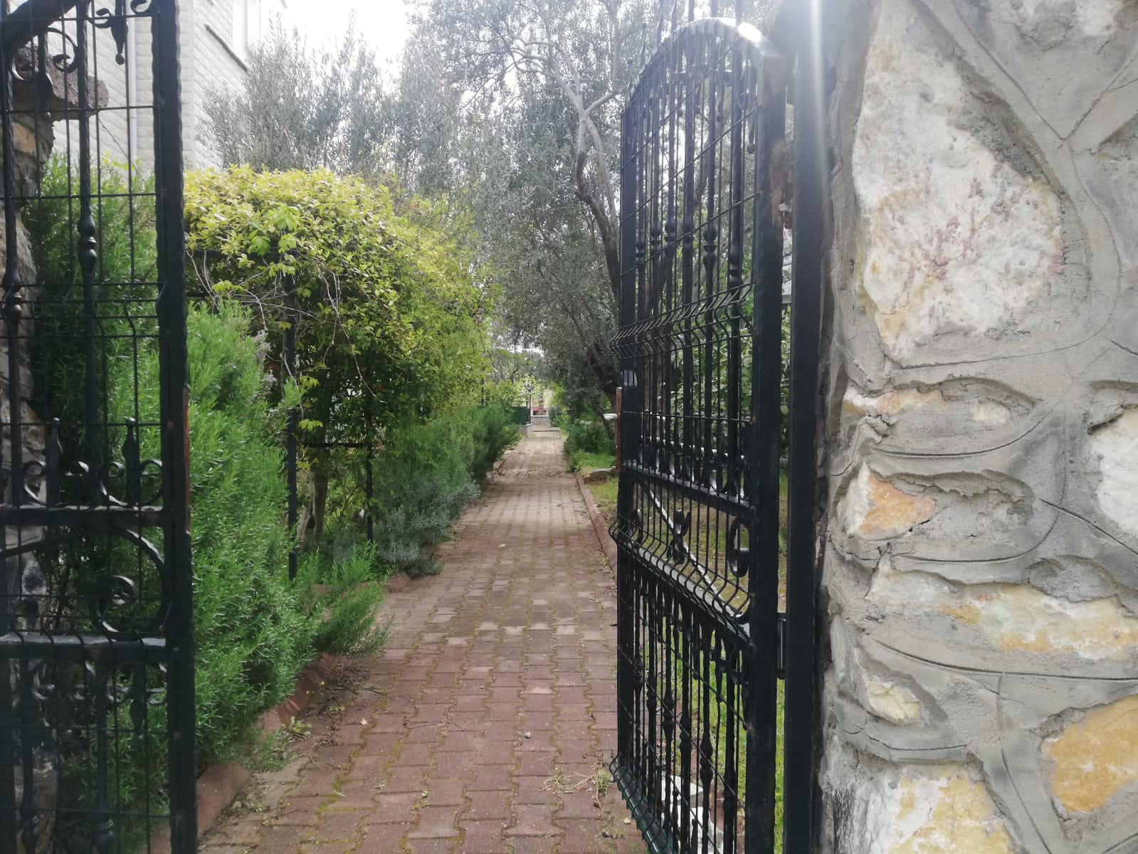 GÜRE'DE SİTE İÇERİSİNDE SATILIK 4+1 TRİPLEKS VİLLA