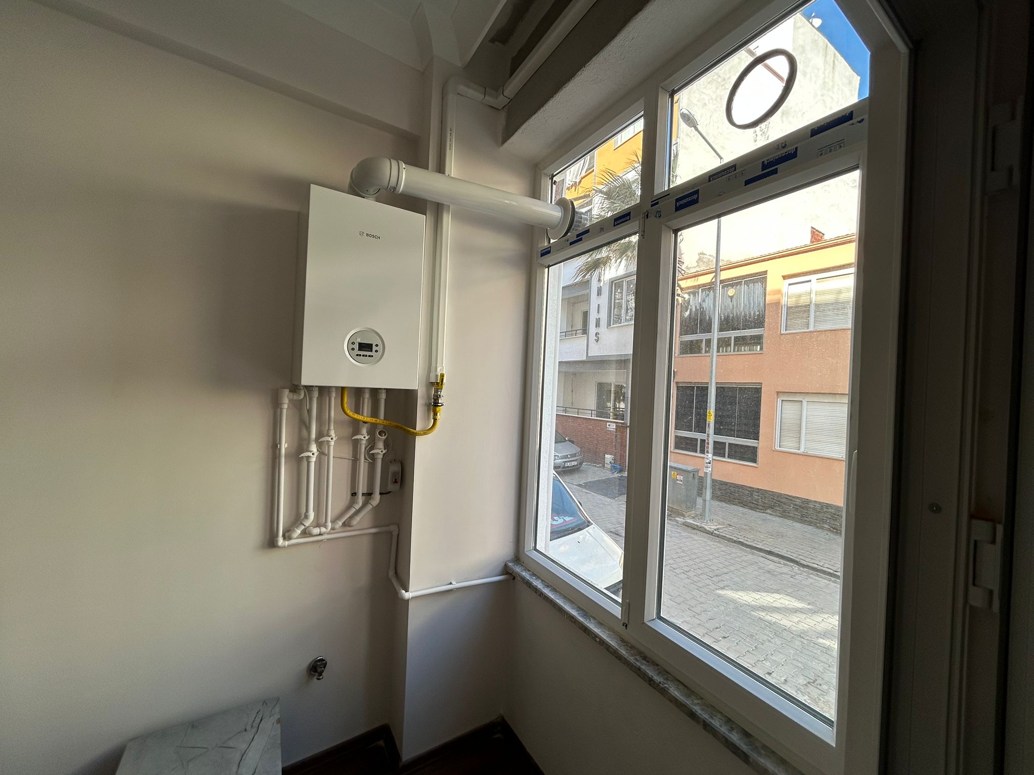 CUMHURİYET MAHALLESİNDE EŞYALI KİRALIK 1+1 DAİRE