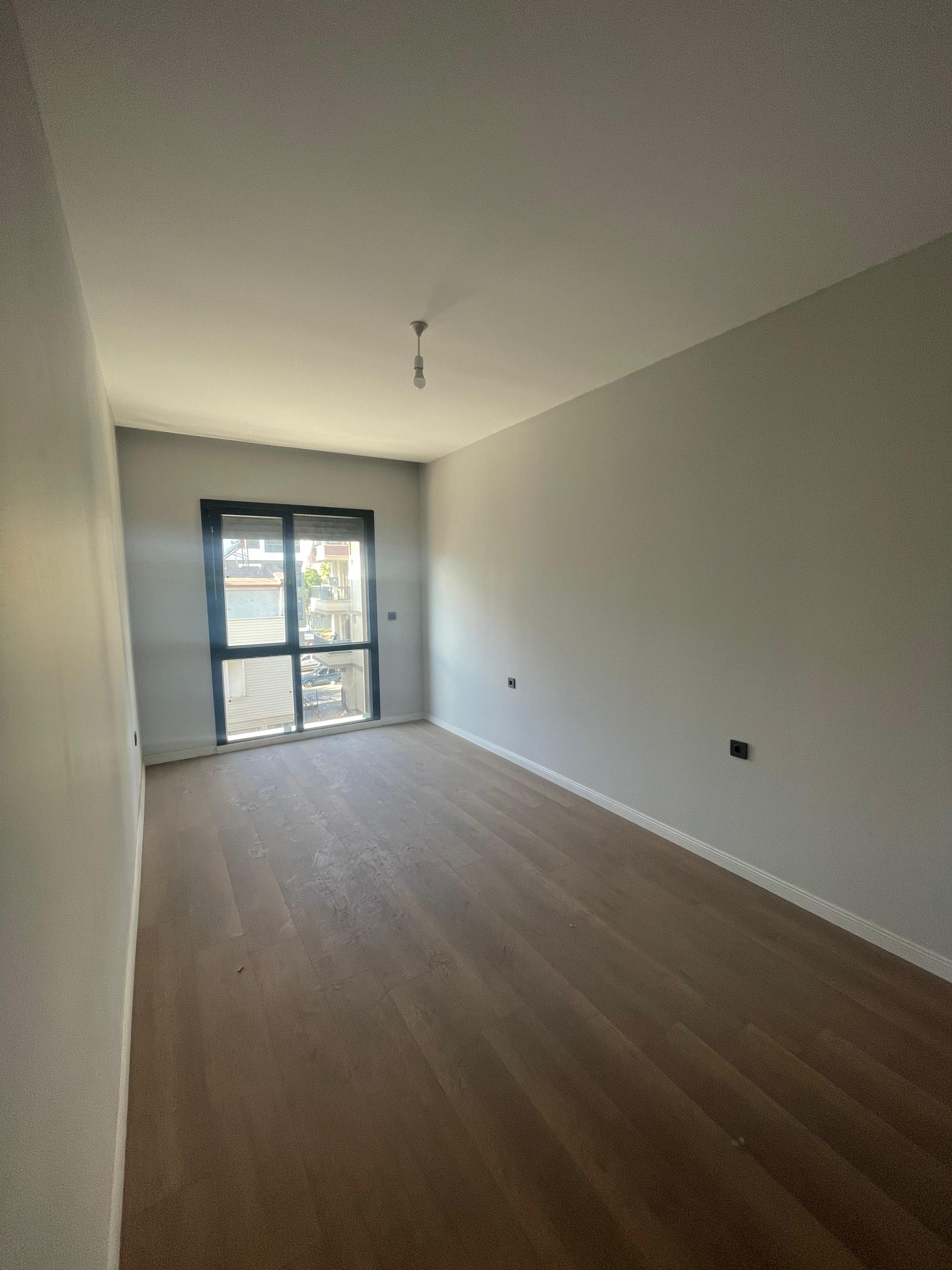 EDREMİT KADIKÖY'DE SATILIK 3+1 ARA KAT YERDEN ISITMALI  ASANSÖRLÜ DAİRE