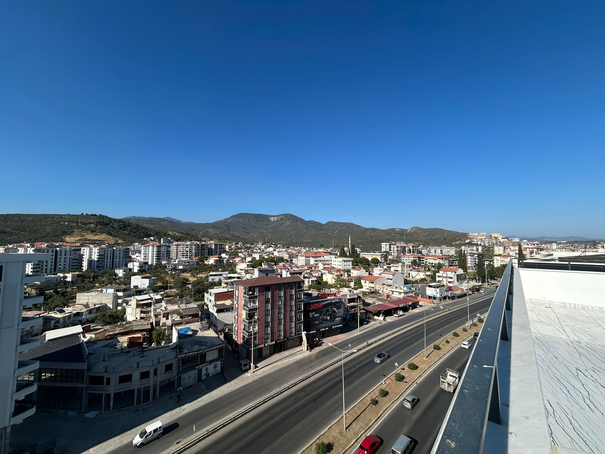 KADIKÖY'DE 4+1 DUBLEKS SATILIK DAİRE