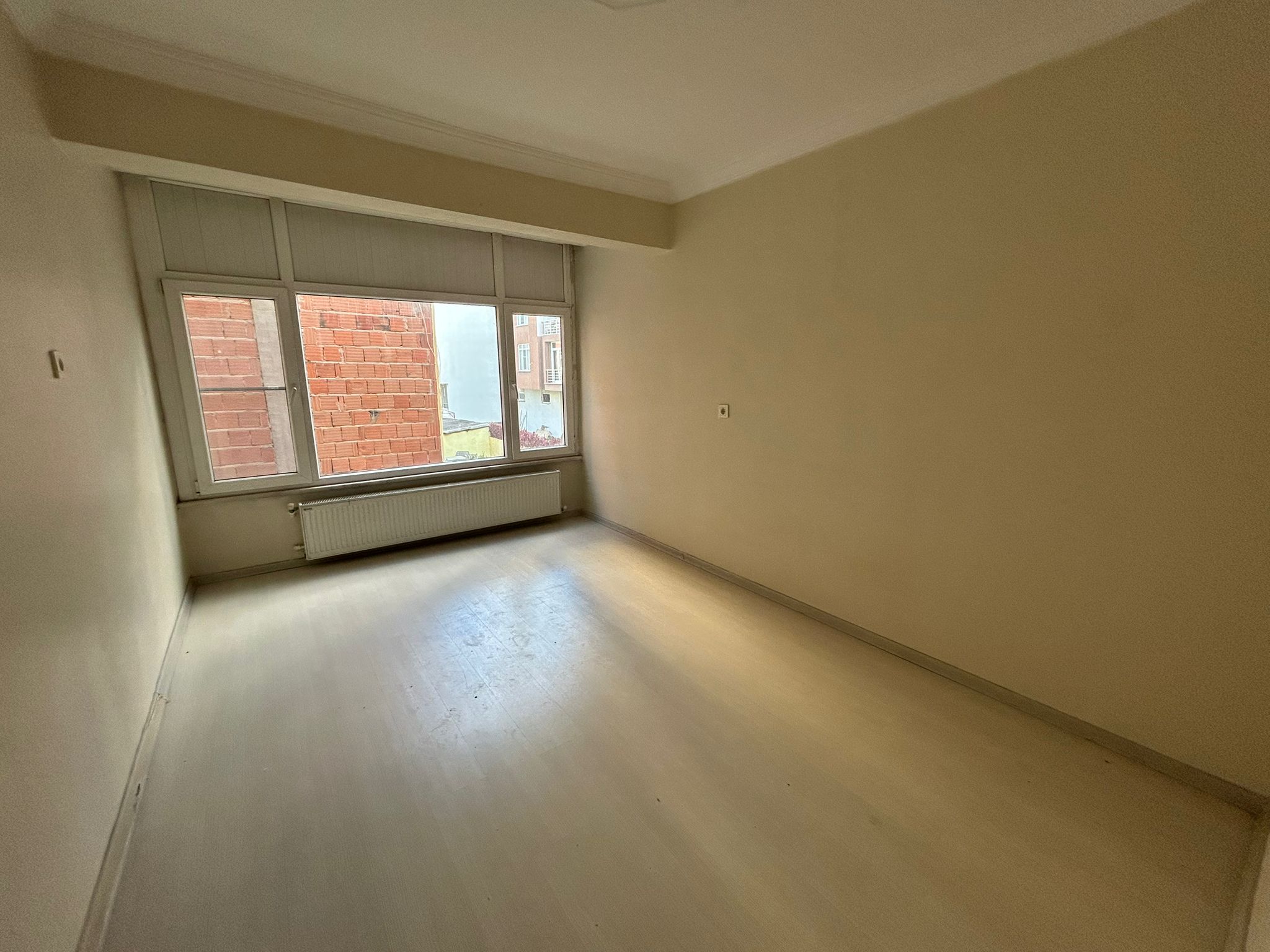 EDREMİT CUMHURİYET MAHALLESİNDE 3+1 JEOTERMALLİ SATILIK DAİRE