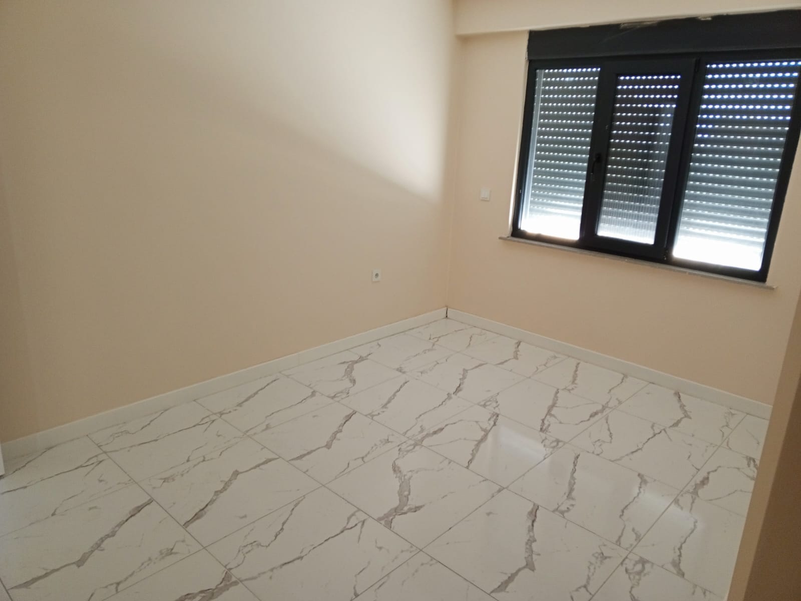 EDREMİTURCU MURAT MAHALLESİ'NDE SATILIK 2+1 MÜSTAKİL EV