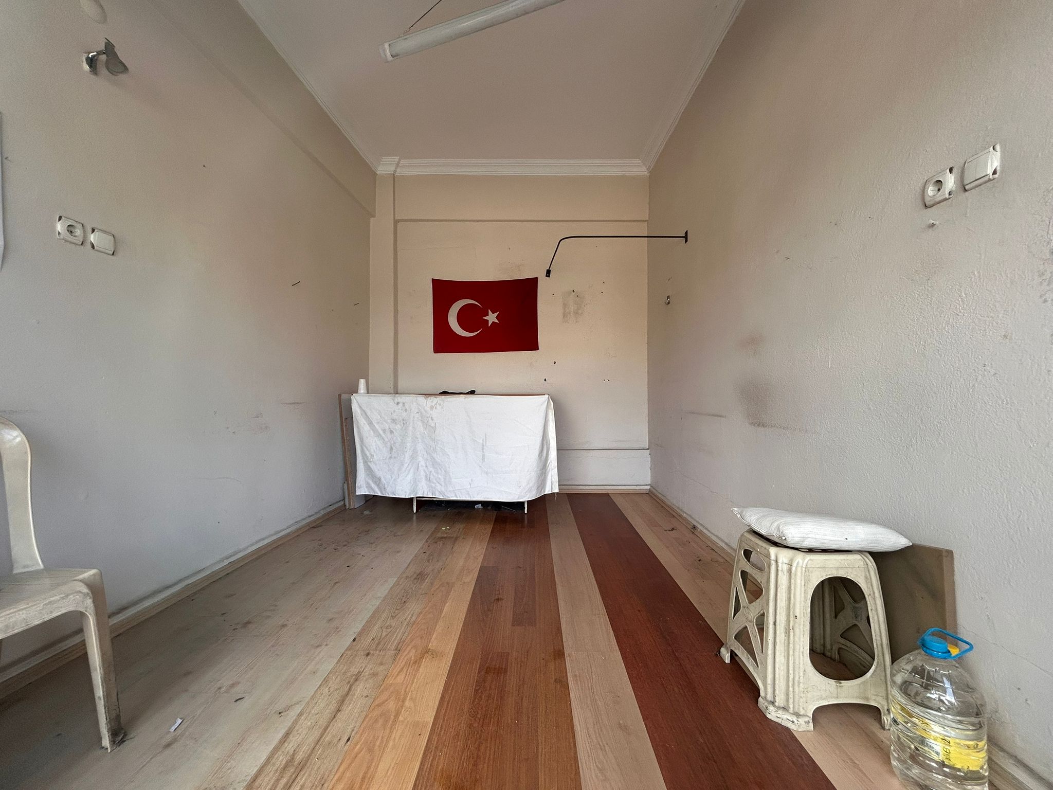 BALIKESİR EDREMİT CUMHURİYET MAHALLESİNDE KİRALIK DÜKKAN