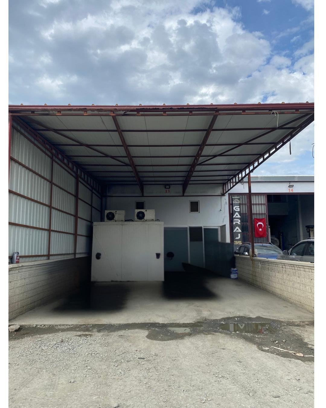 Edremit Sanayi Sitesinde 200 M2 Dükkan