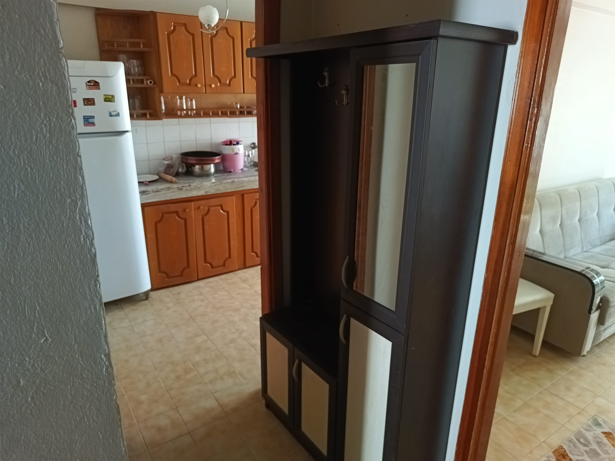 CUMHURİYET MAHALLESİ ÜÇGEN PARK YANI – EŞYALI 2+1 SATILIK DAİRE