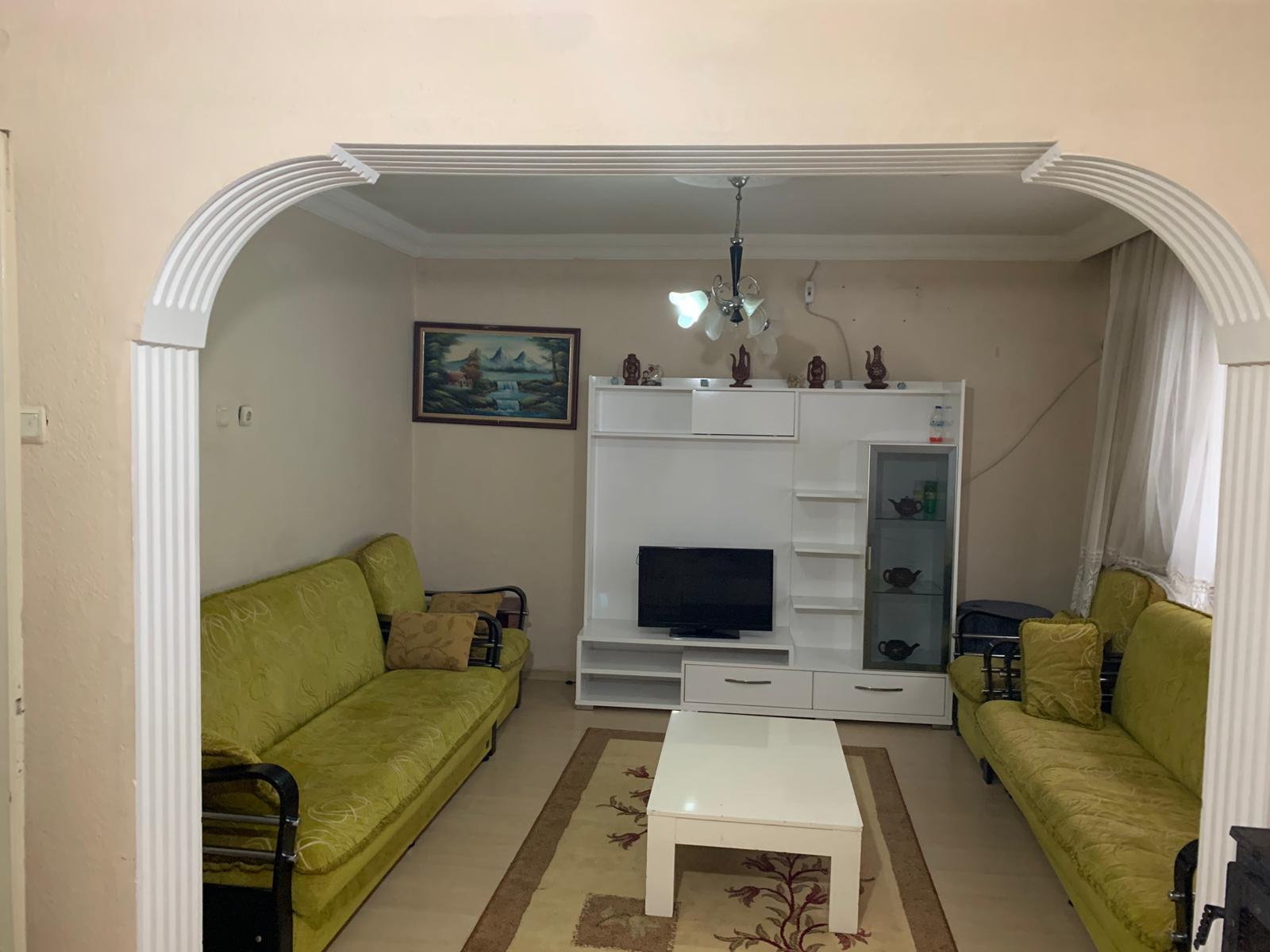 BALIKESİR EDREMİT GAZİİLYAS MAHALLESİNDE KİRALIK 2+1 EŞYALI BAHÇELİ DAİRE