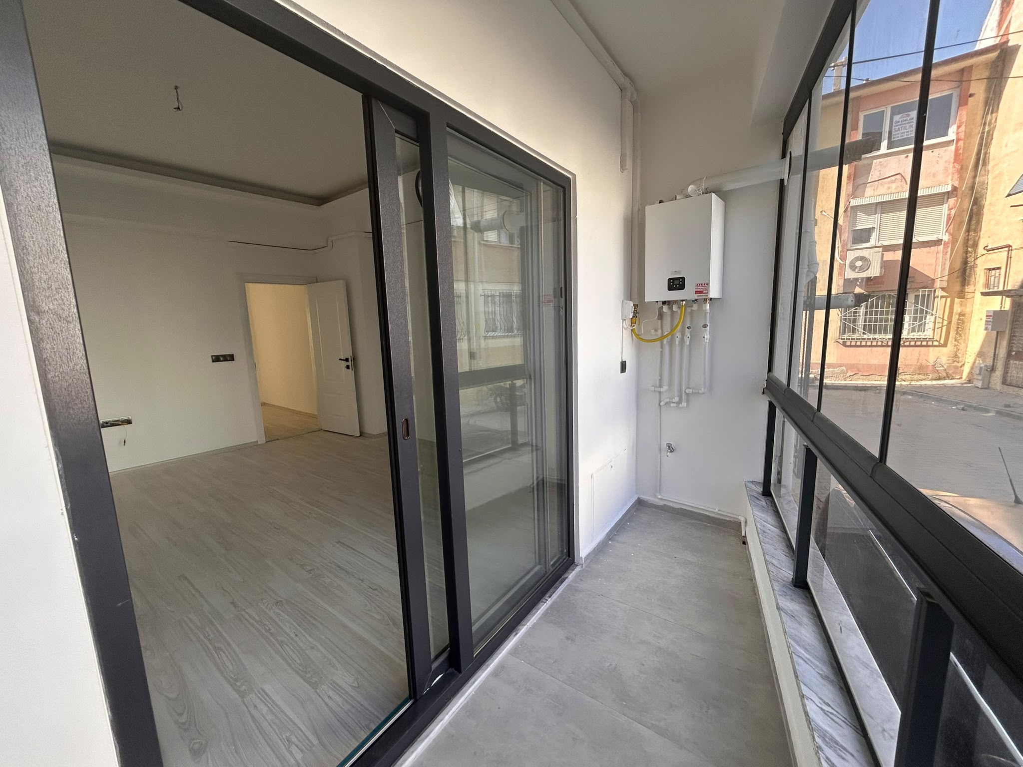 CUMHURİYET MAHALLESİNDE SATILIK 1+1 DAİRE