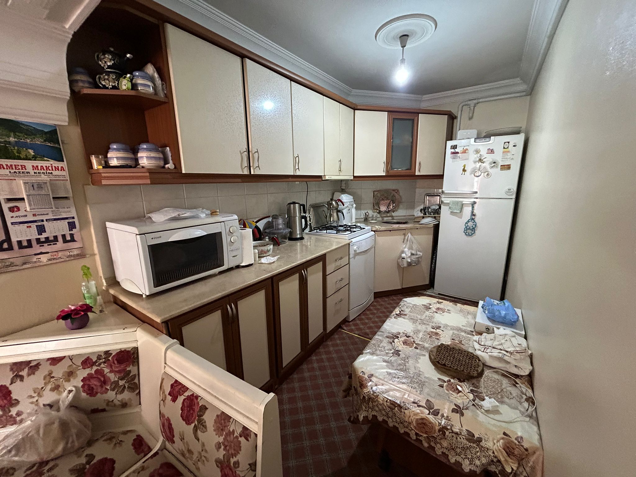 EDREMİT CUMHURİYET MAHALLESİ’NDE EŞYALI KİRALIK 3+1 DAİRE