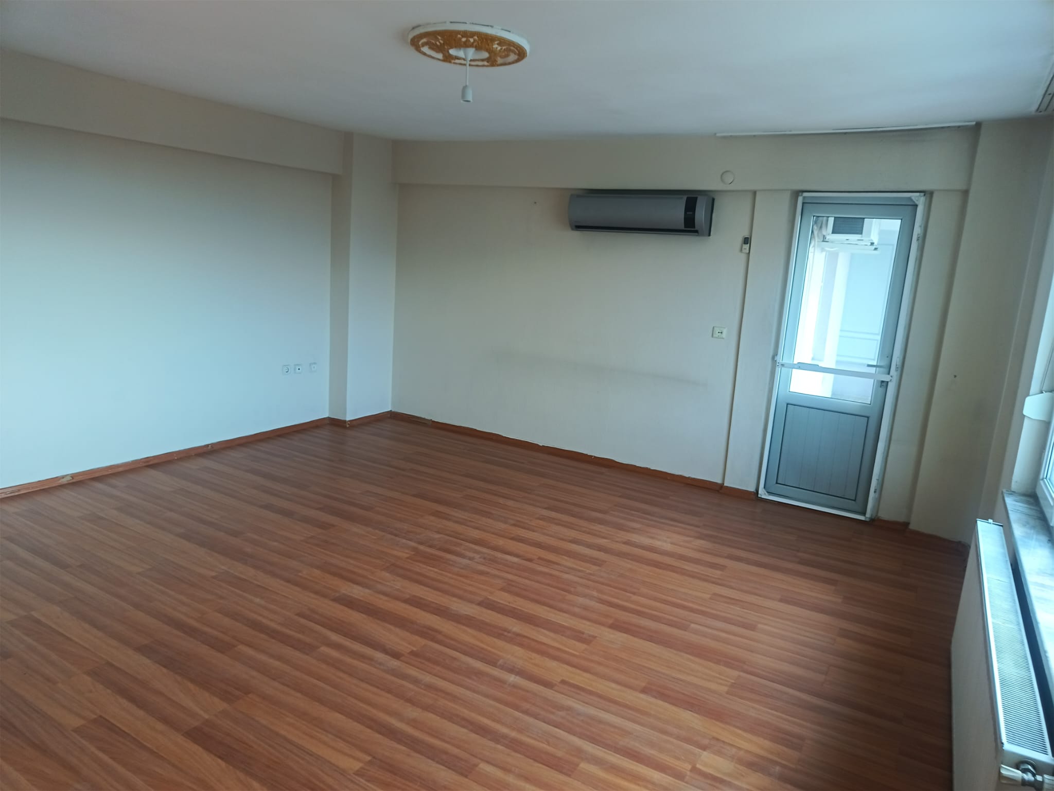 Cennetayağı Mahallesinde Kiralık 3+1 Daire