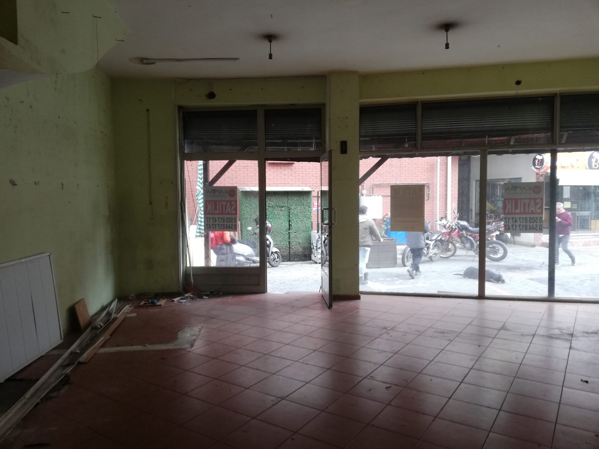 Edremit Eski Belediye Karşısı Harika Konumda Satılık Dükkan