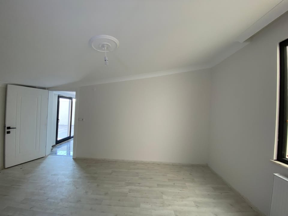 Cumhuriyet Mahallesinde Kiralık Sıfır 2+1 Dubleks Daire