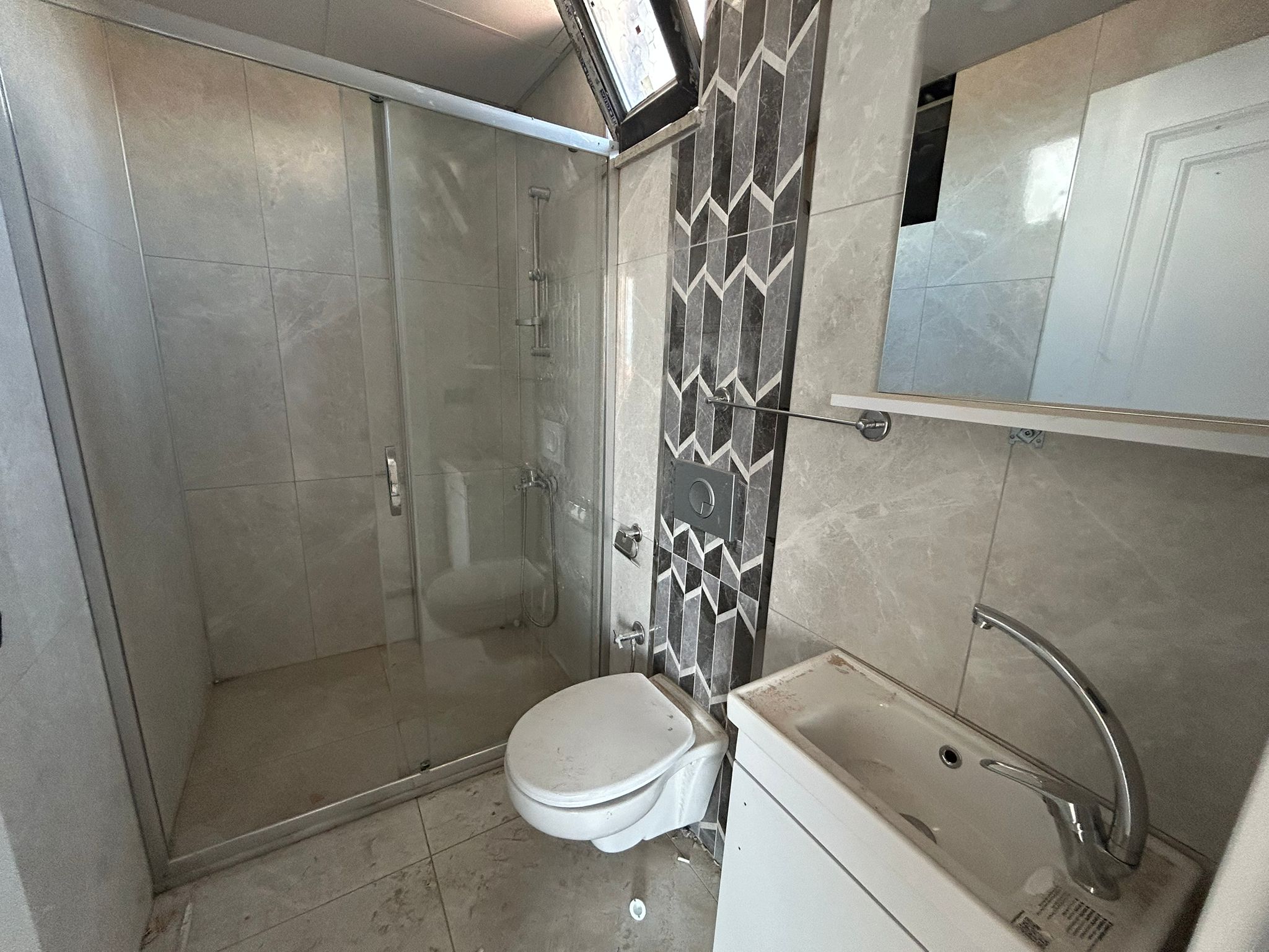 ATATÜRK'DE KİRALIK 2+1 SIFIR EBEVEYN BANYOLU DAİRE