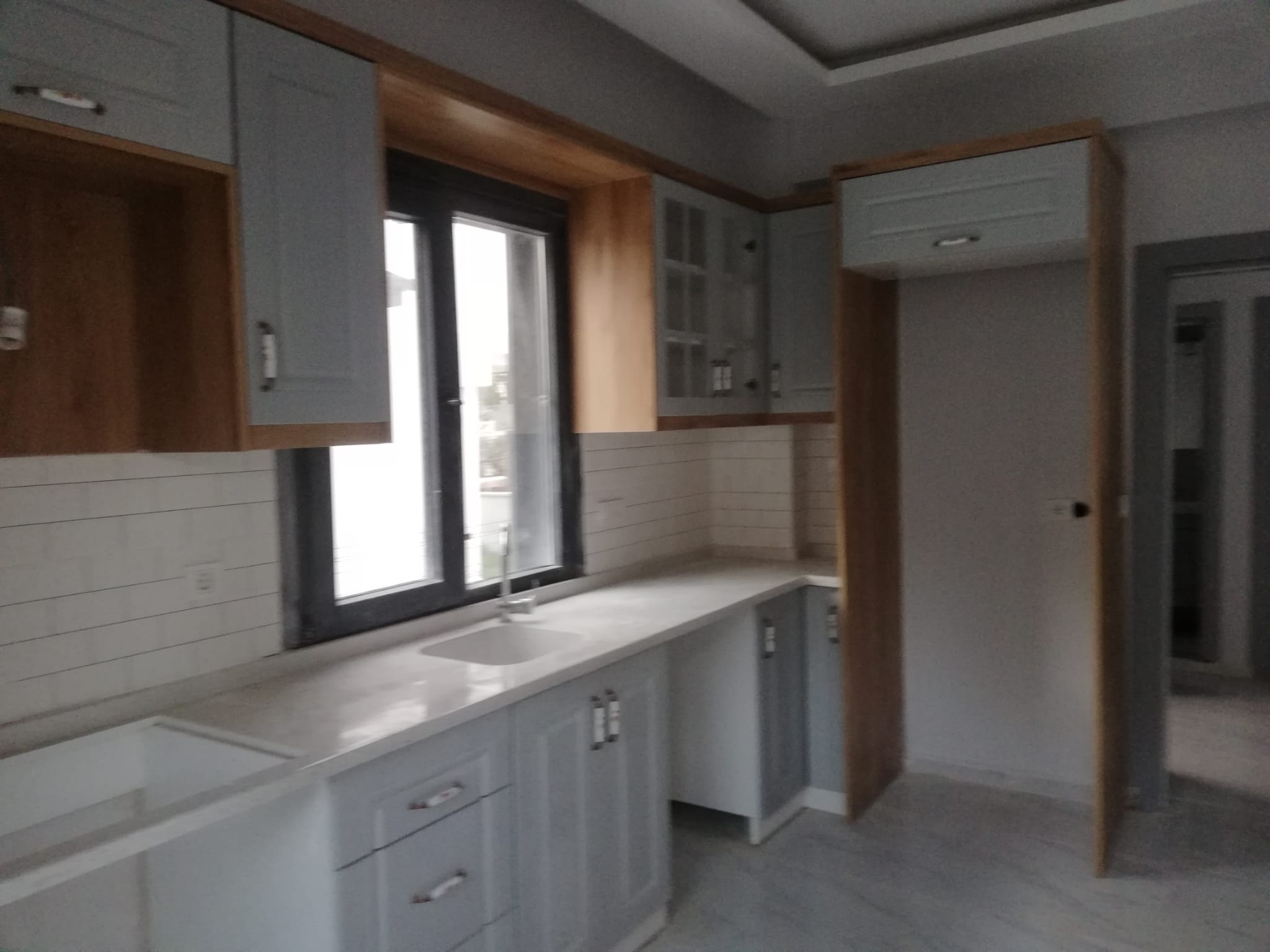 AVCILAR'DA DENİZE 150 M. SIFIR 4+1 VİLLA