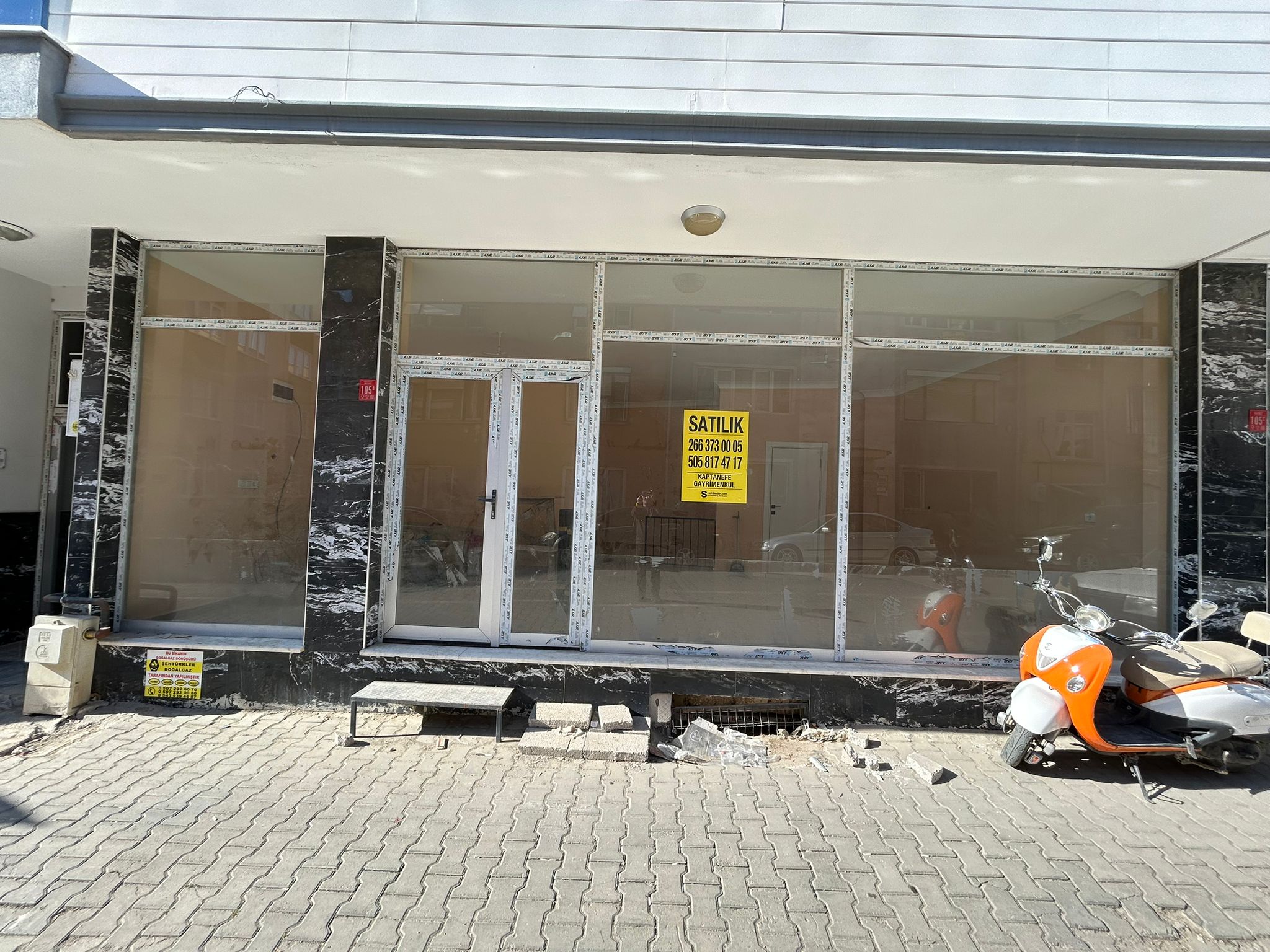 İnönü Caddesi’nde 120 m² Sıfır Depolu Satılık Dükkân