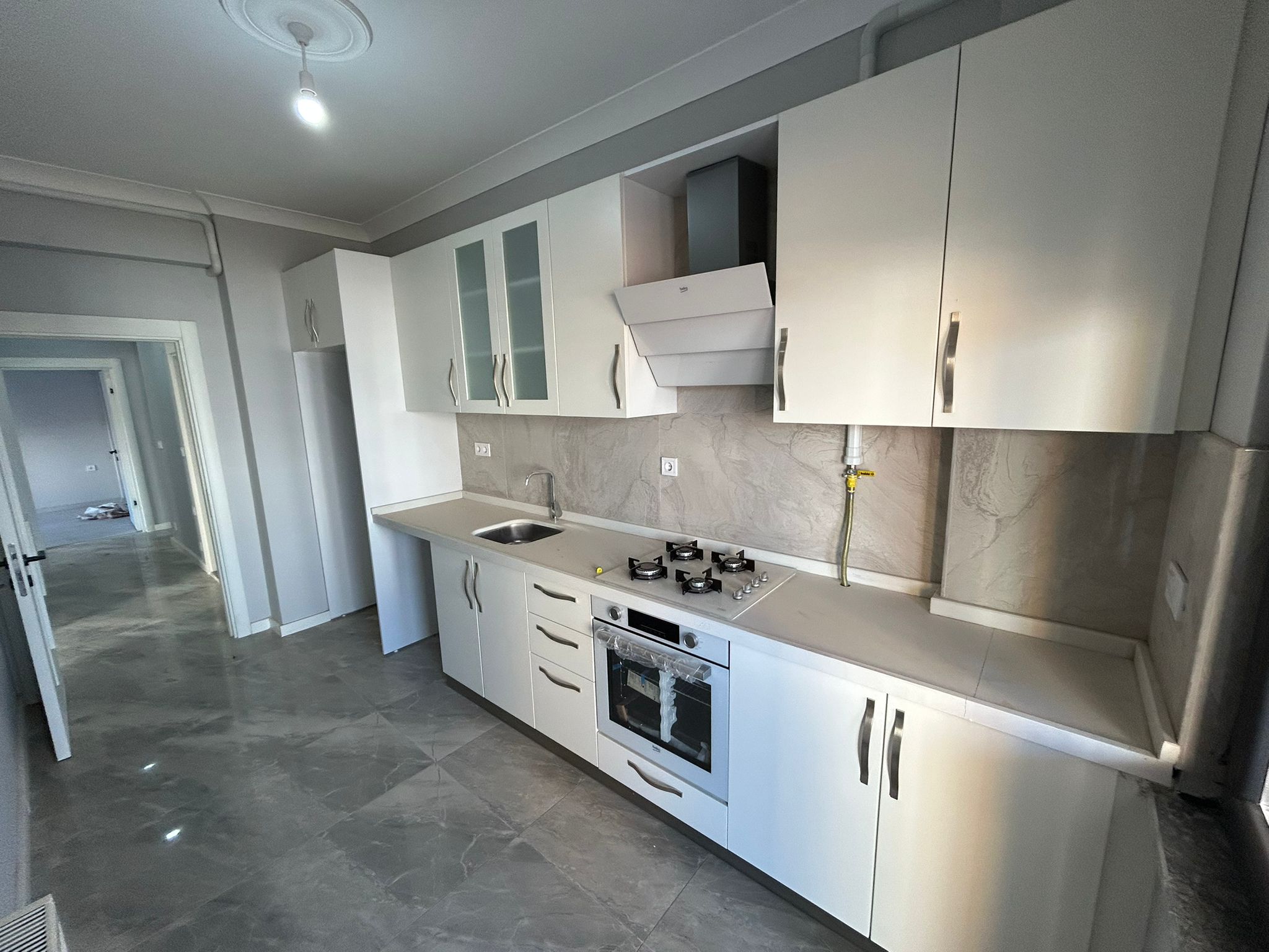 ATATÜRK MAHALLESİ’NİN EN GÜZEL NOKTASINDA! SATILIK 2+1 DAİRE (15numara)