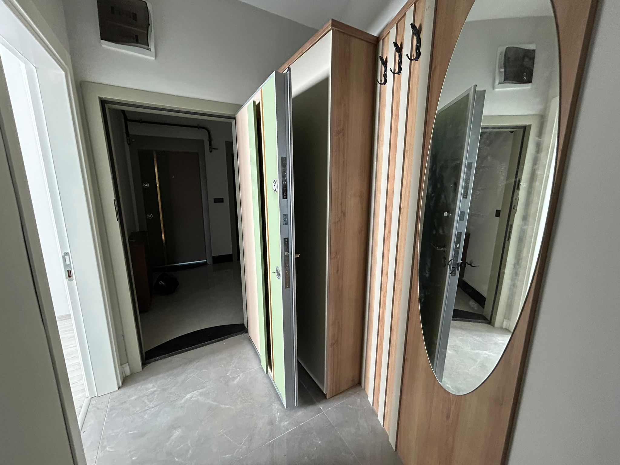 KADIKÖY’DE ÖZEL KÖRFEZ HASTANESİ YANI SATILIK 3+1 ARAKAT DAİRE