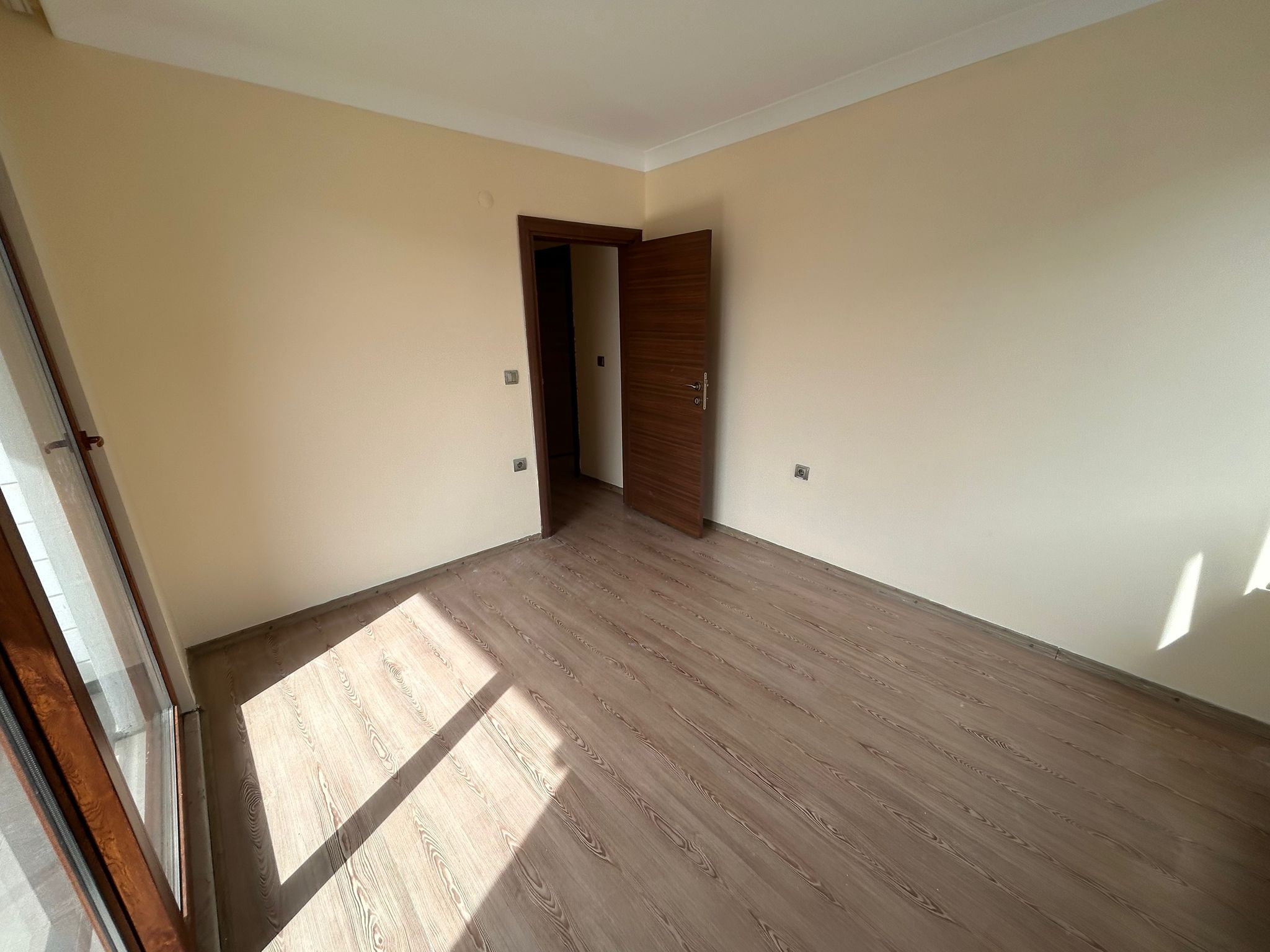 AKÇAY İKİZÇAY MAHALLESİNDE SATILIK 3+1 LÜKS DAİRE ( EİDS NO : 1001423 )