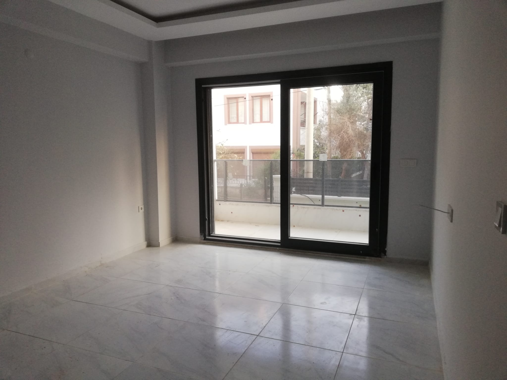 AVCILAR'DA DENİZE 150 M. SIFIR 4+1 VİLLA