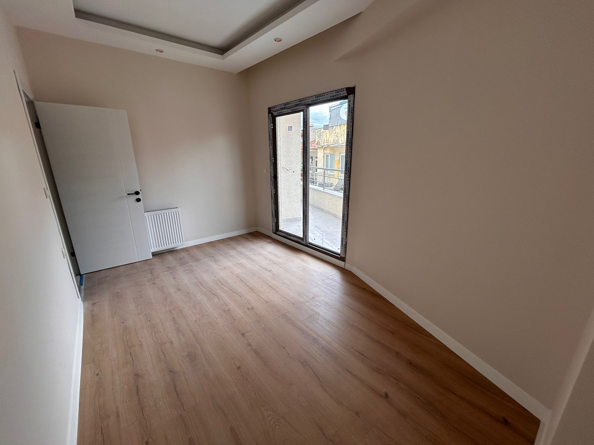 BALIKESİR EDREMİT CUMHURİYET MAHALLESİ'NDE SATILIK SIFIR 1+1 DAİRE