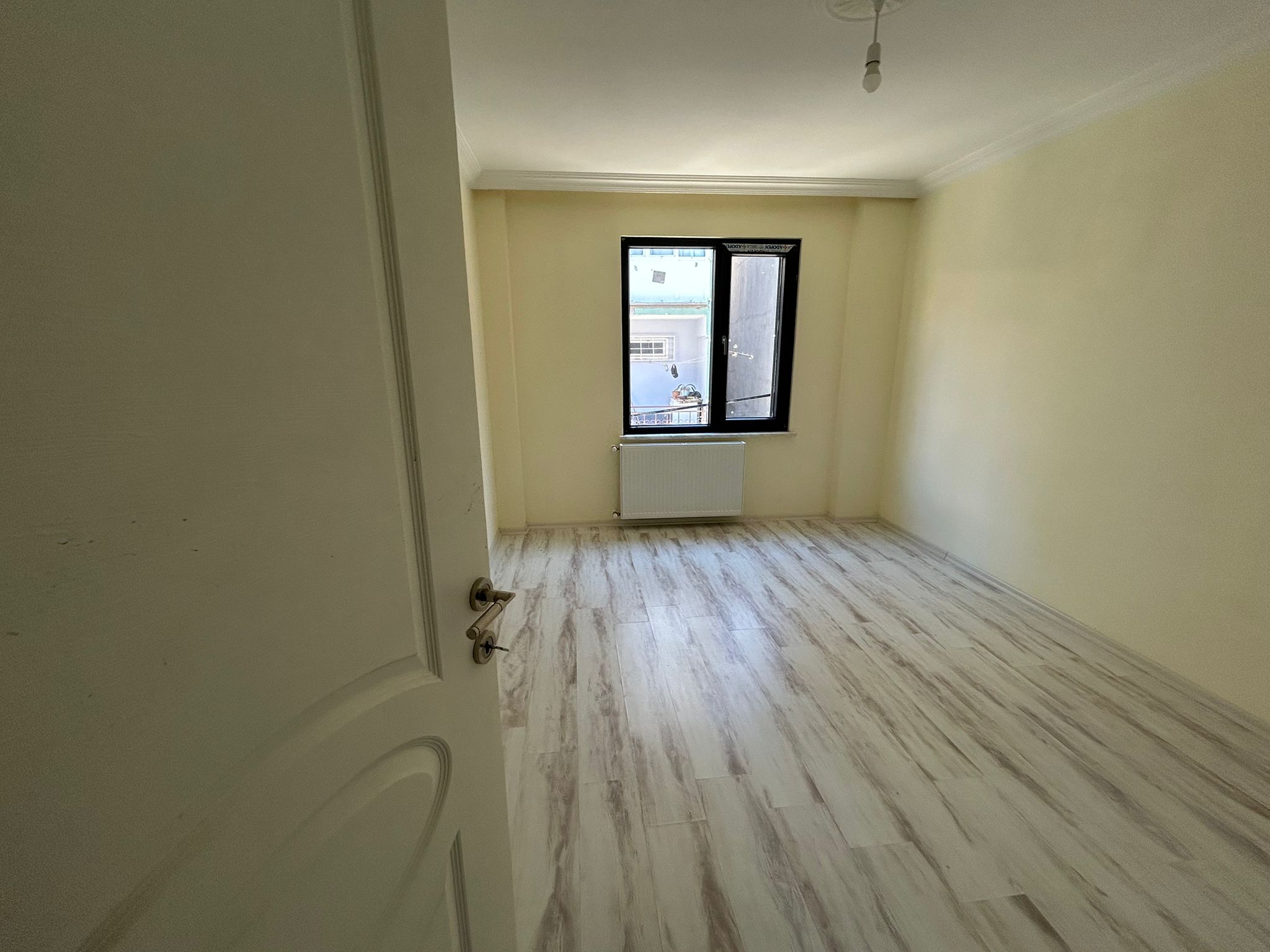 GAZİİLYAS'DA TUGAYA 300 M. KİRALIK 2+1 DAİRE (3 NUMARA)