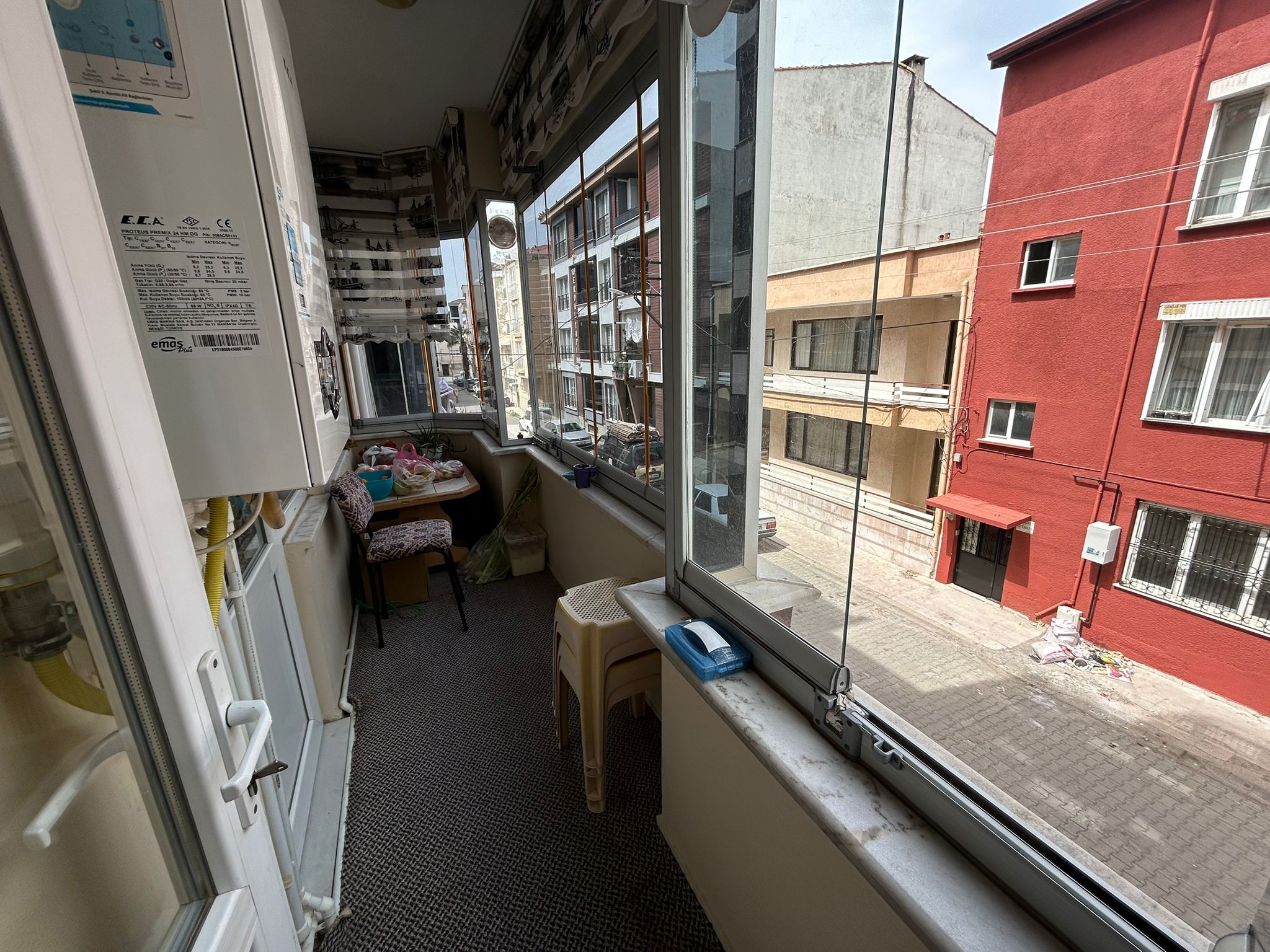 EDREMİT CUMHURİYET MAHALLESİ’NDE EŞYALI KİRALIK 3+1 DAİRE