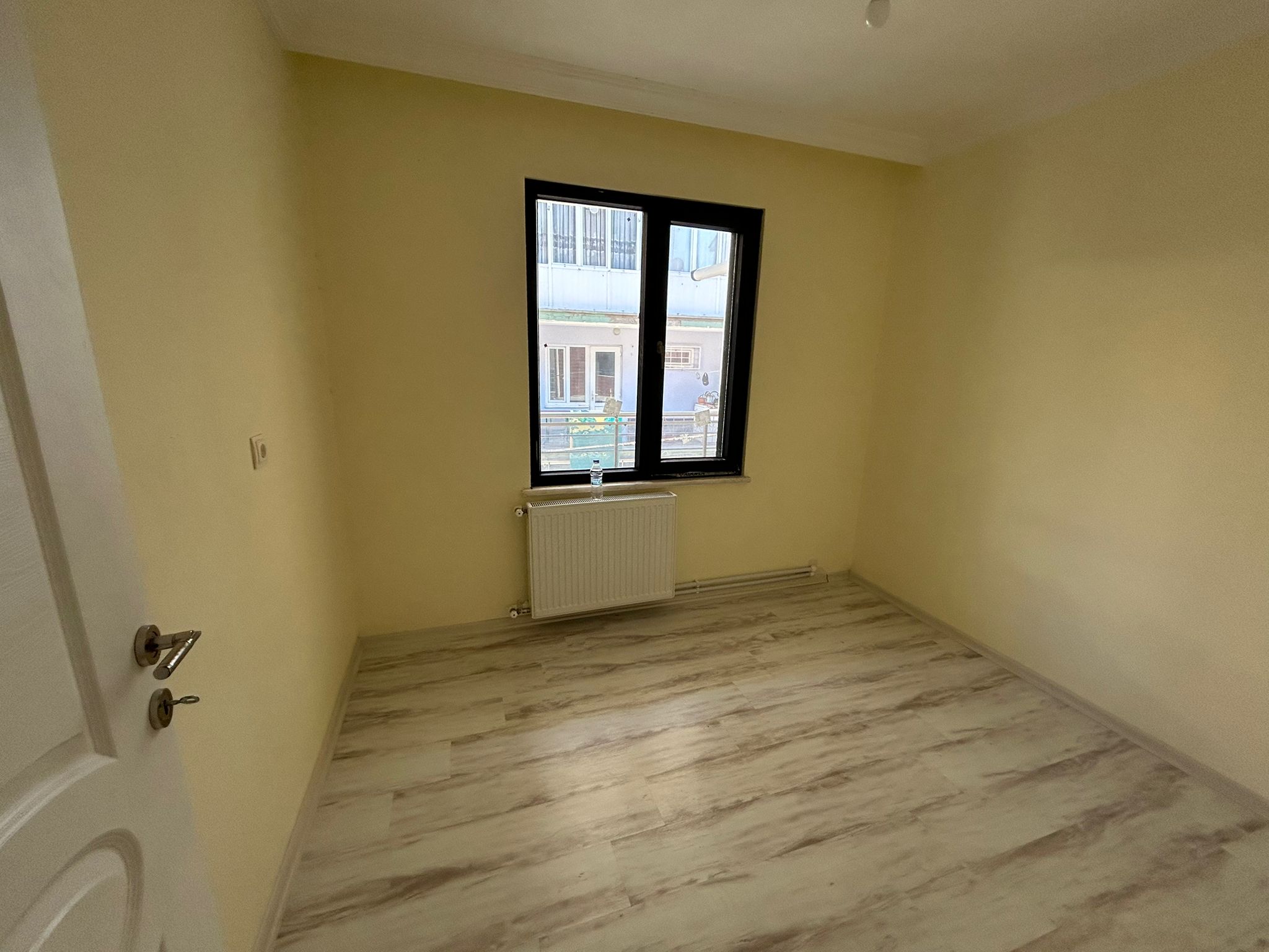 GAZİİLYAS'DA TUGAYA 300 M. KİRALIK 2+1 DAİRE (3 NUMARA)