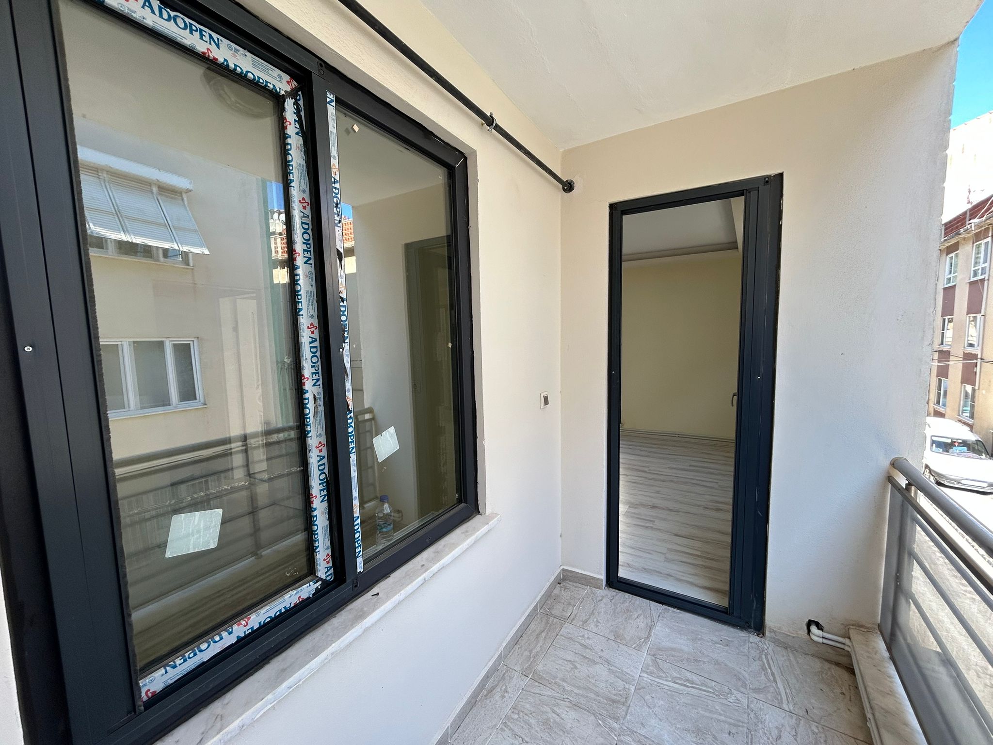 GAZİİLYAS'DA TUGAYA 300 M. KİRALIK 2+1 DAİRE (3 NUMARA)